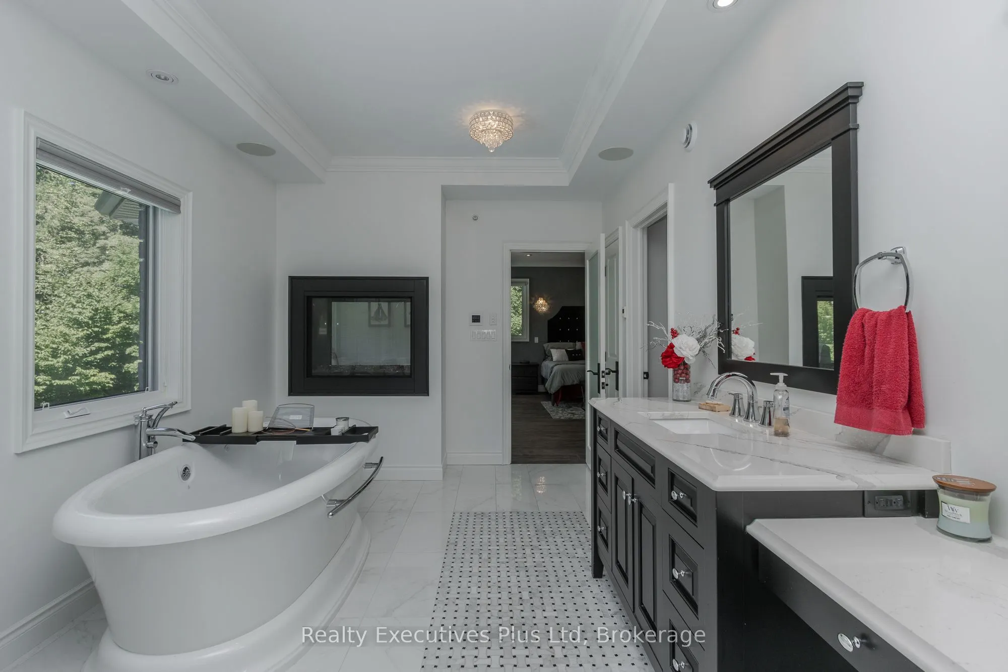 27 KINGFISHER Crescent
