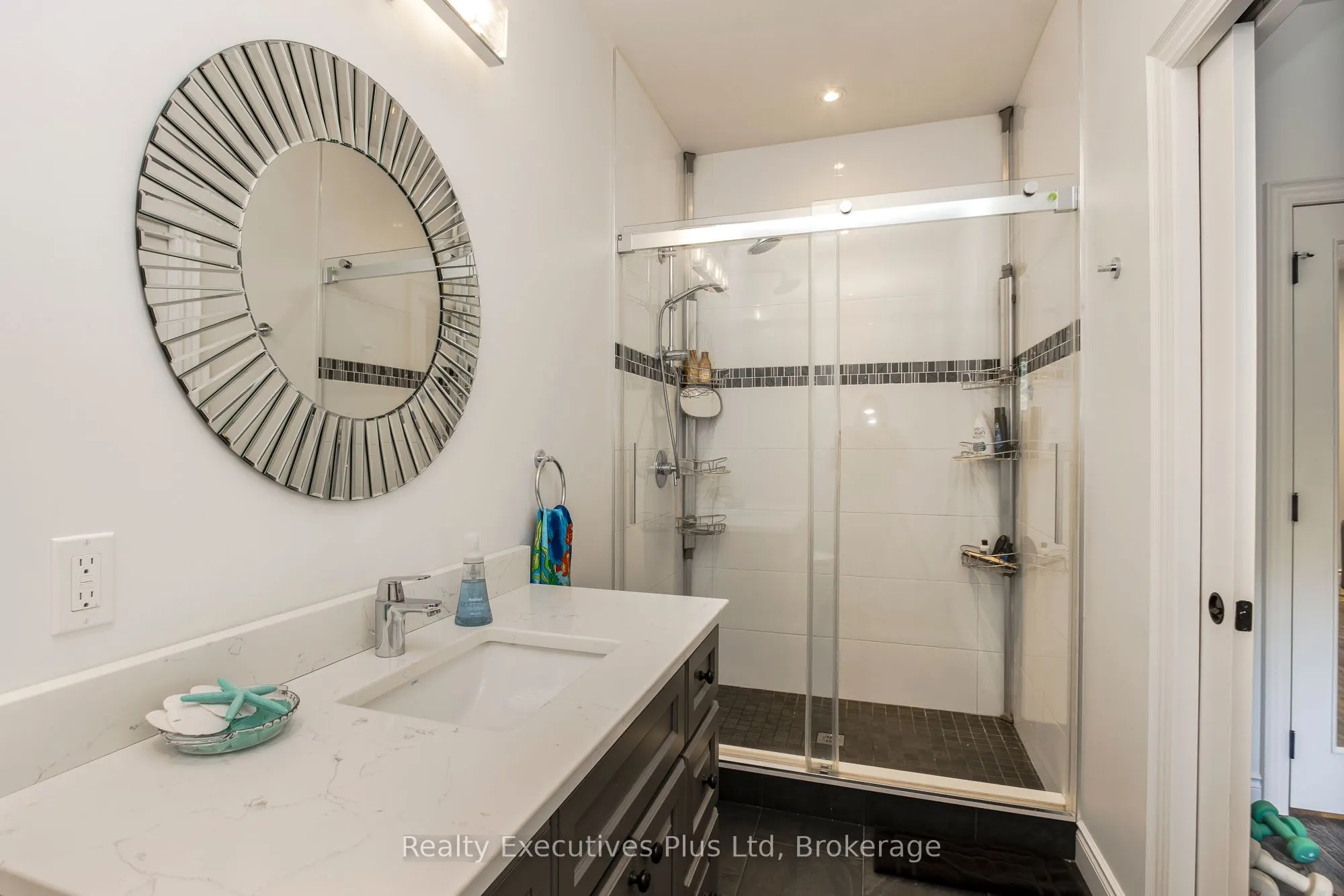 27 KINGFISHER Crescent