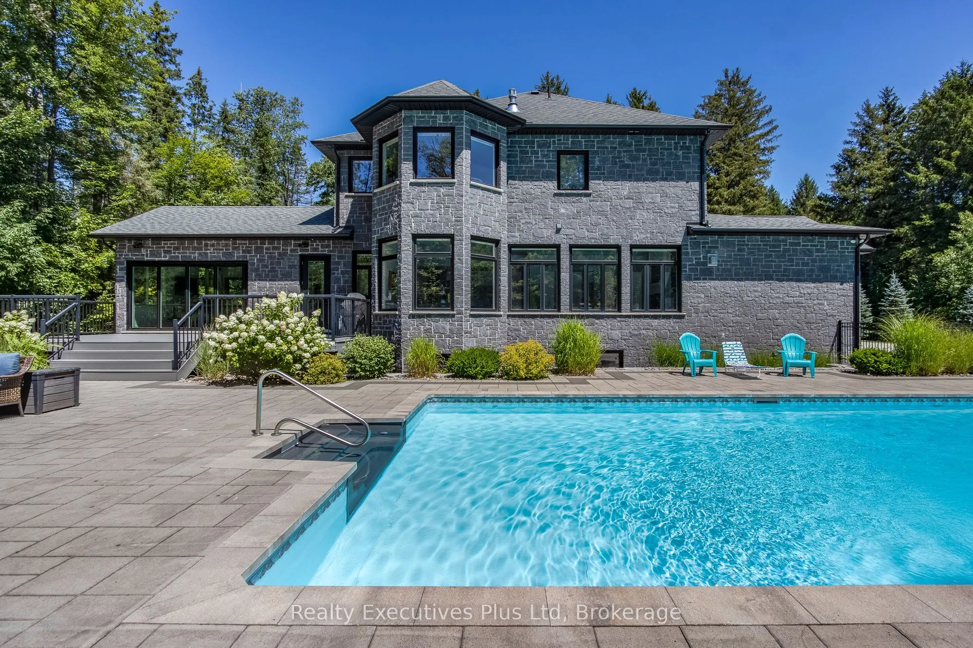 27 KINGFISHER Crescent