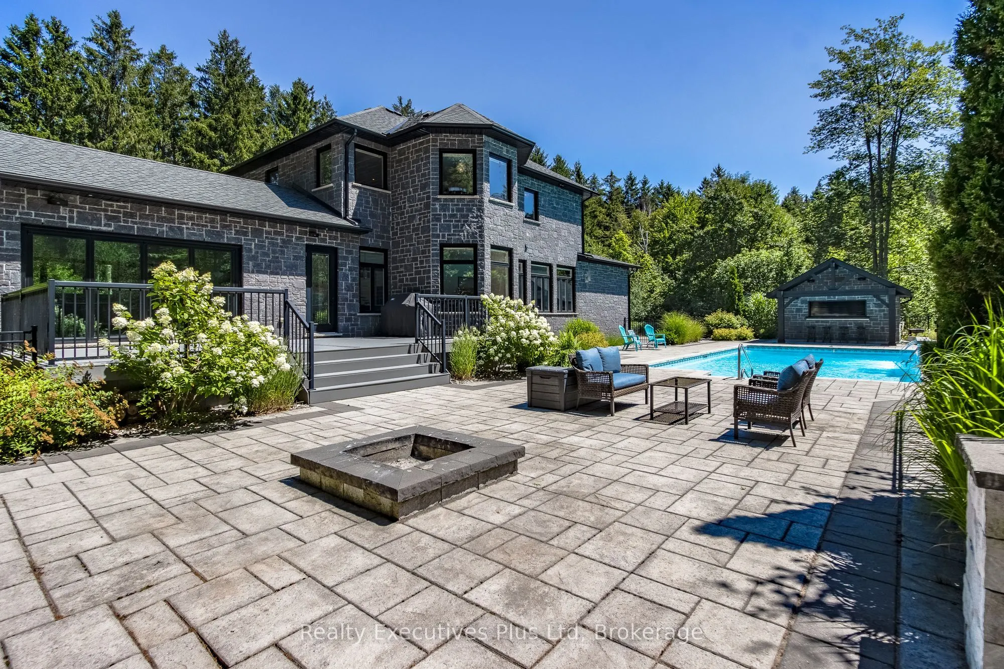 27 KINGFISHER Crescent