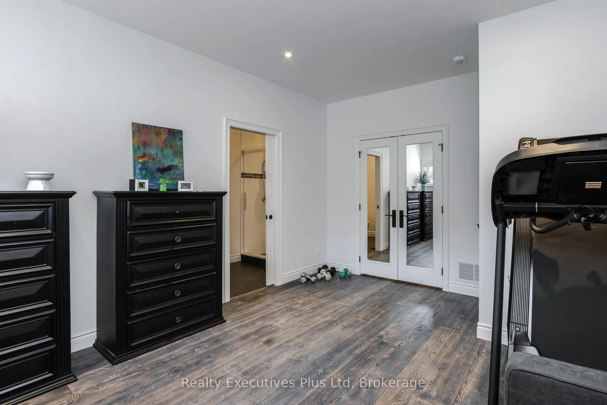 27 KINGFISHER Crescent