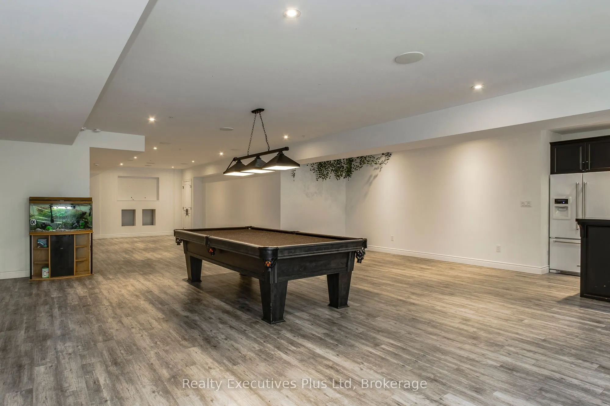 27 KINGFISHER Crescent