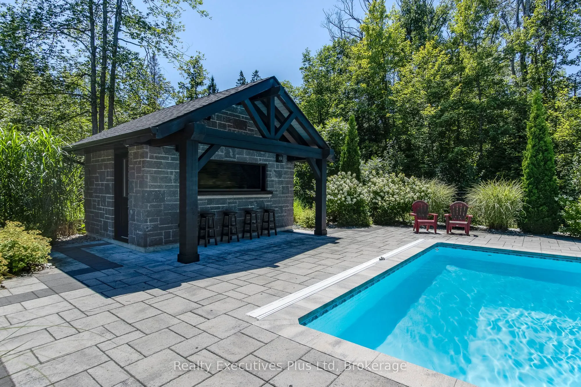 27 KINGFISHER Crescent