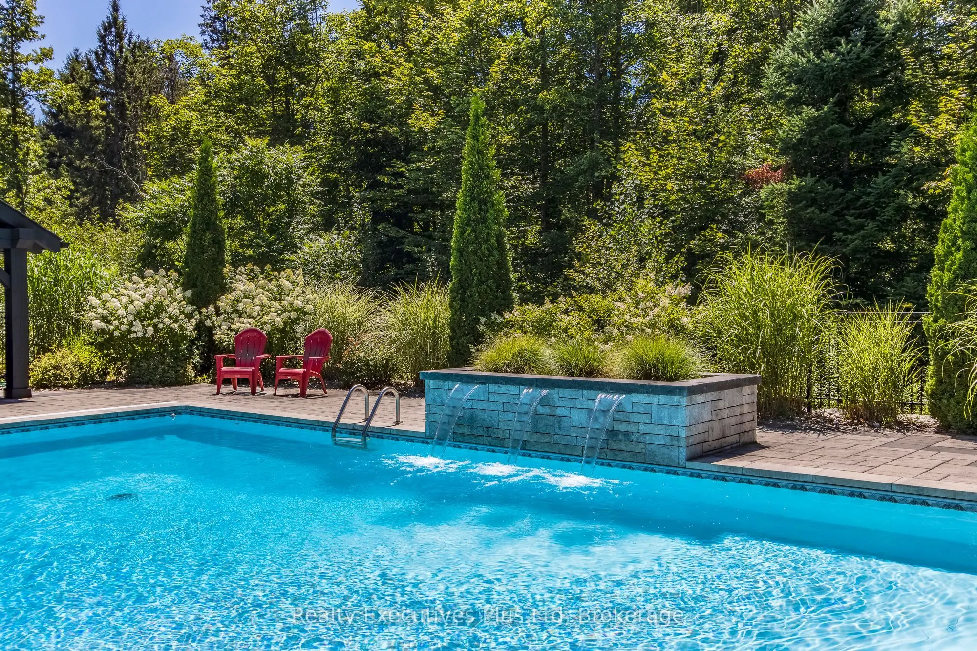 27 KINGFISHER Crescent