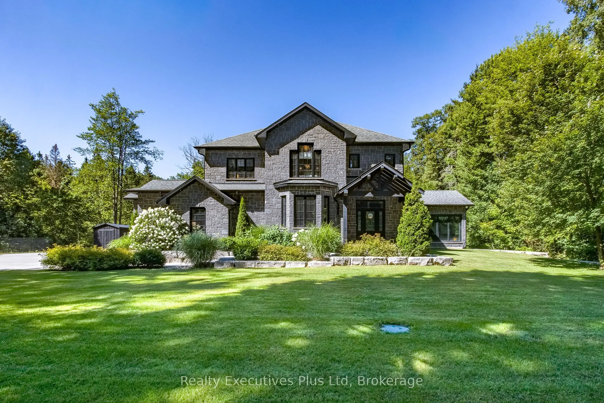 27 KINGFISHER Crescent