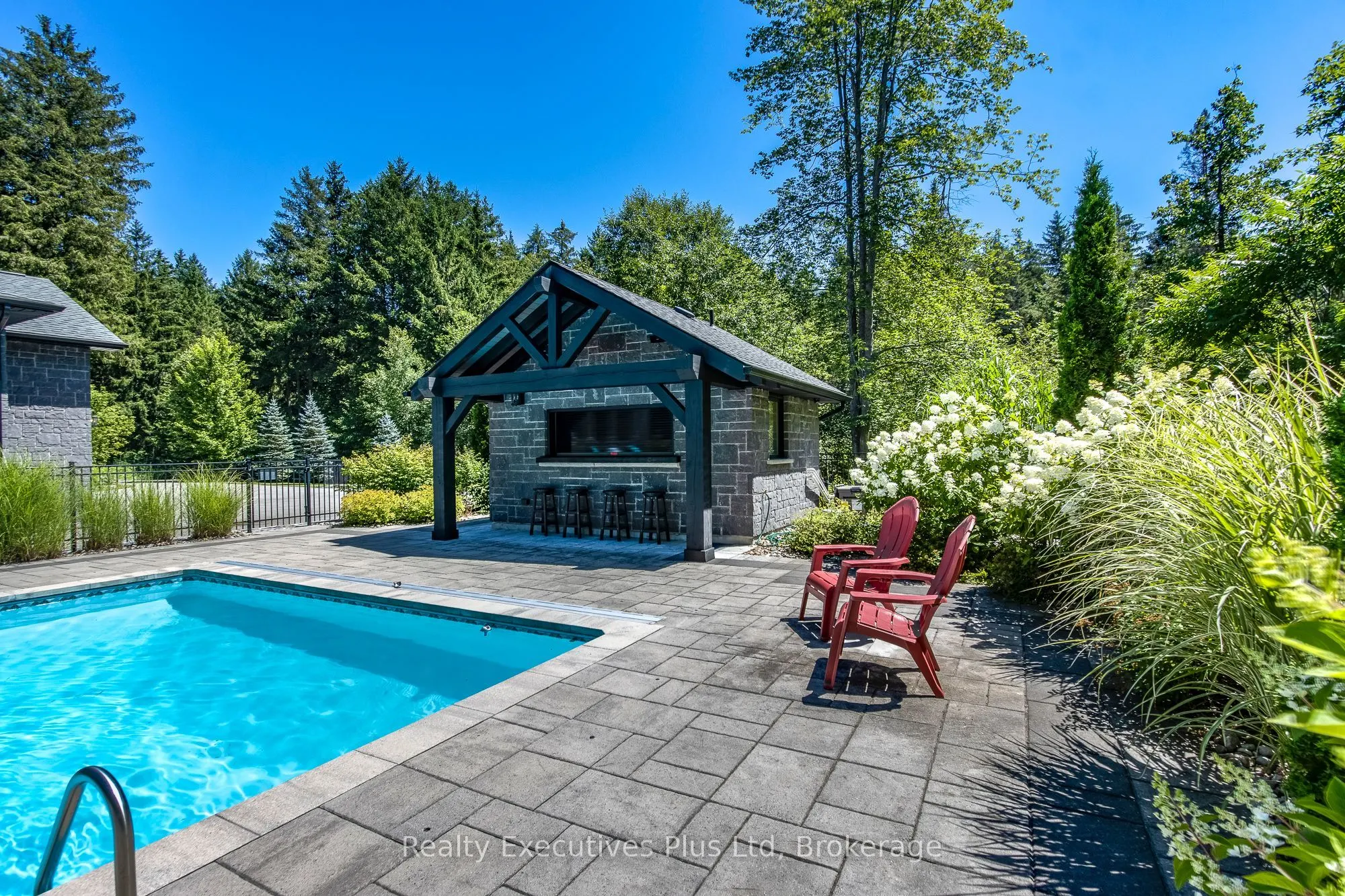 27 KINGFISHER Crescent