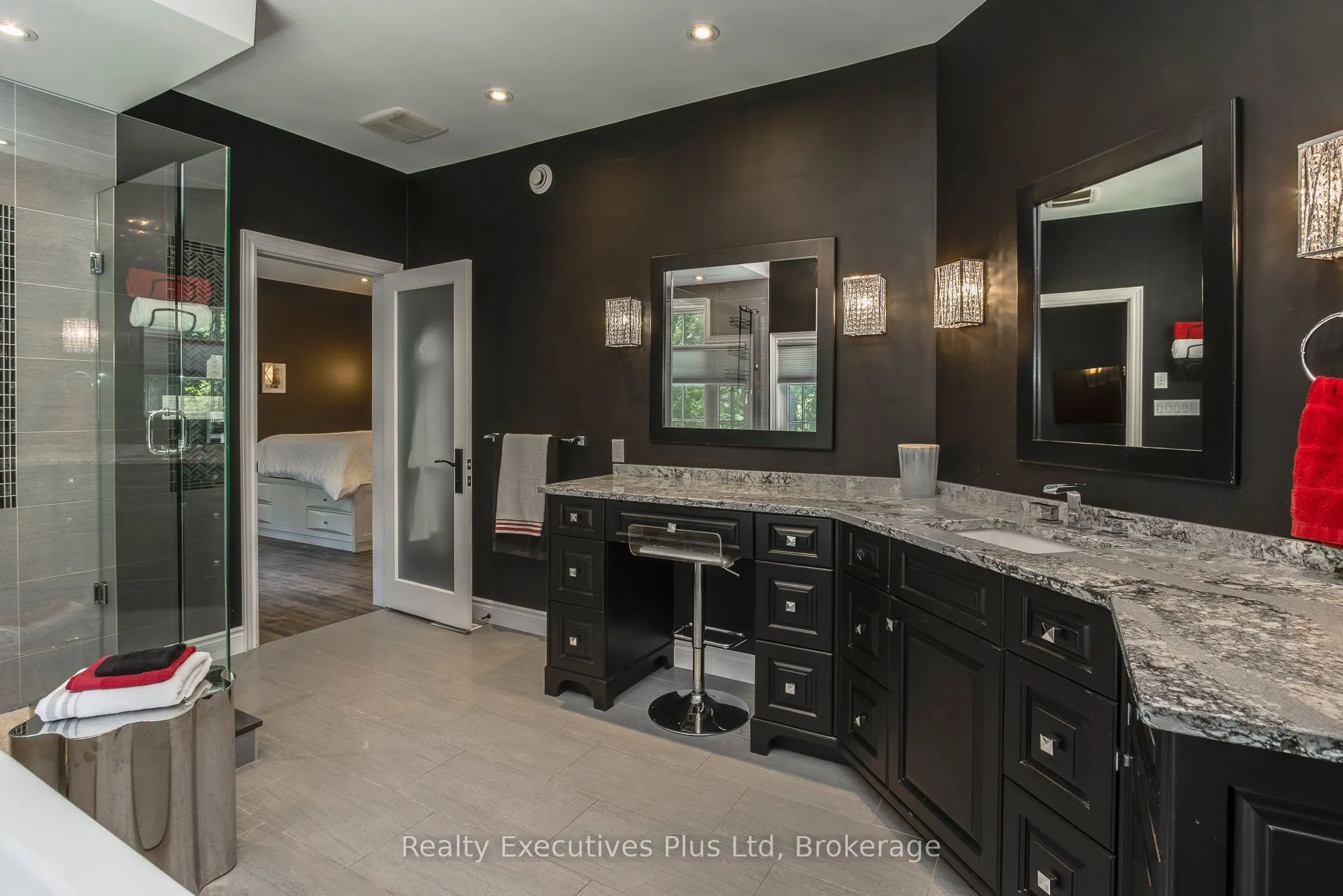 27 KINGFISHER Crescent