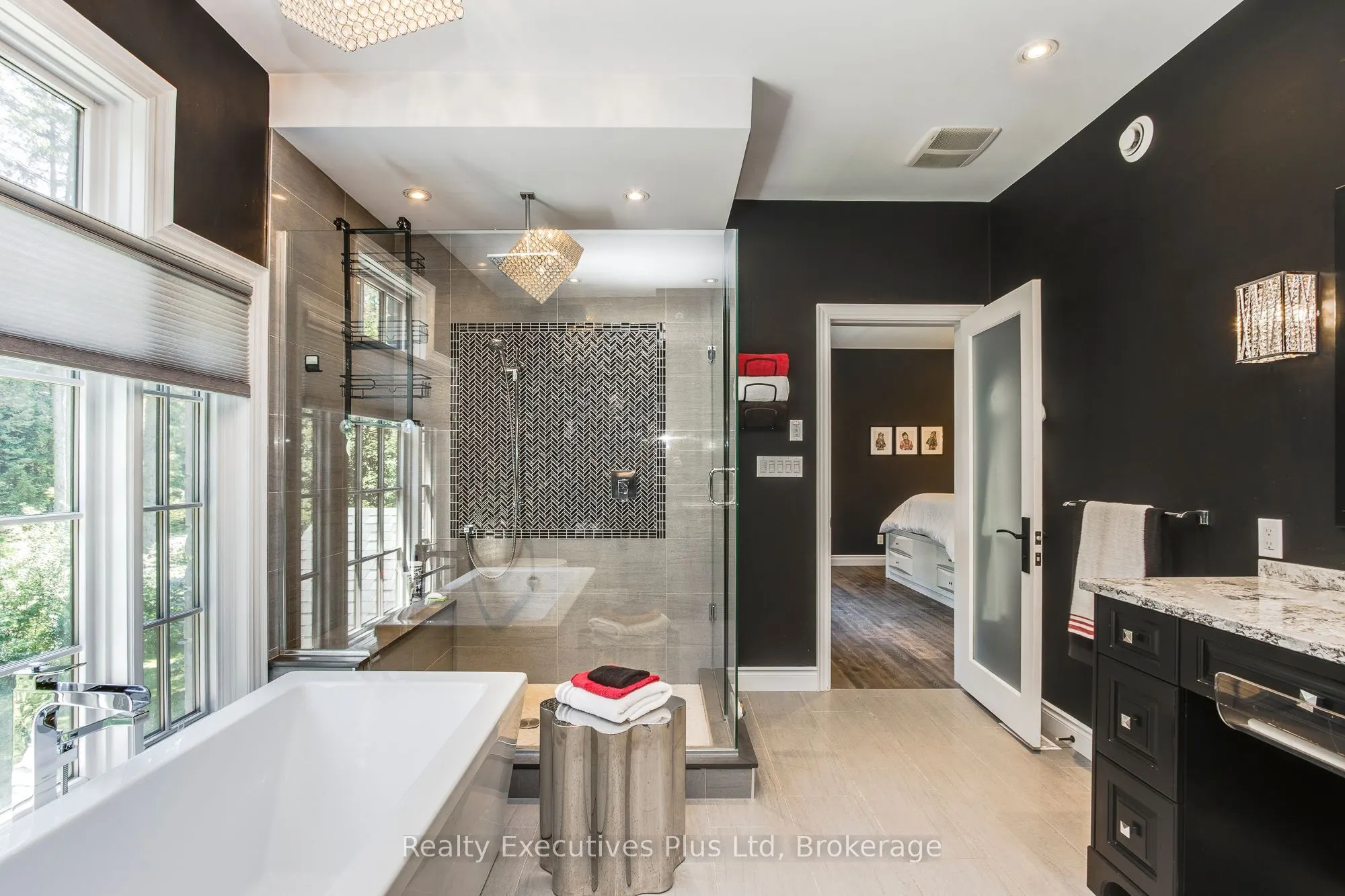 27 KINGFISHER Crescent