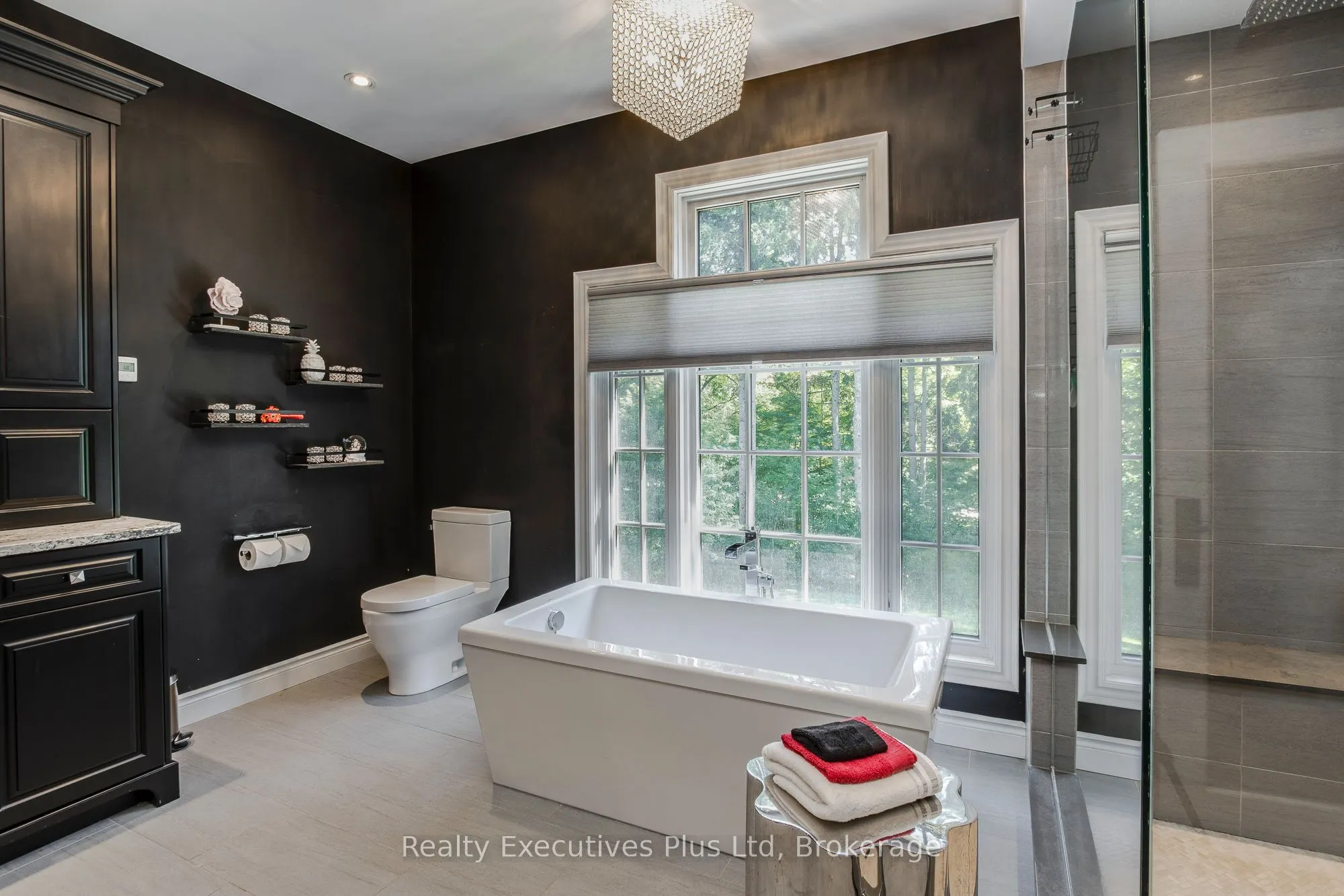 27 KINGFISHER Crescent