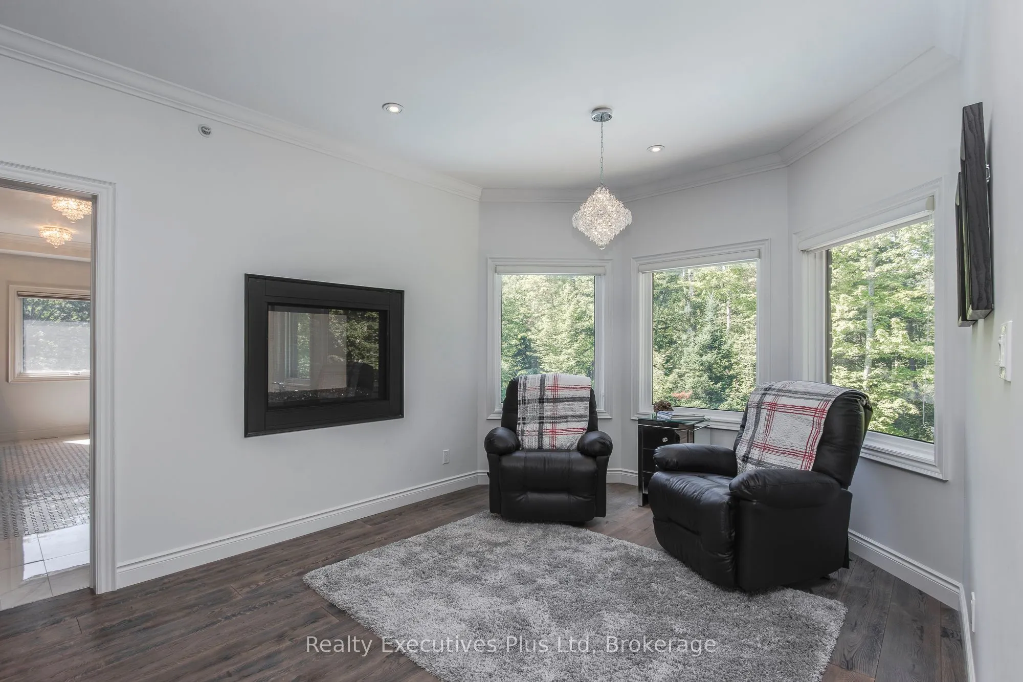 27 KINGFISHER Crescent