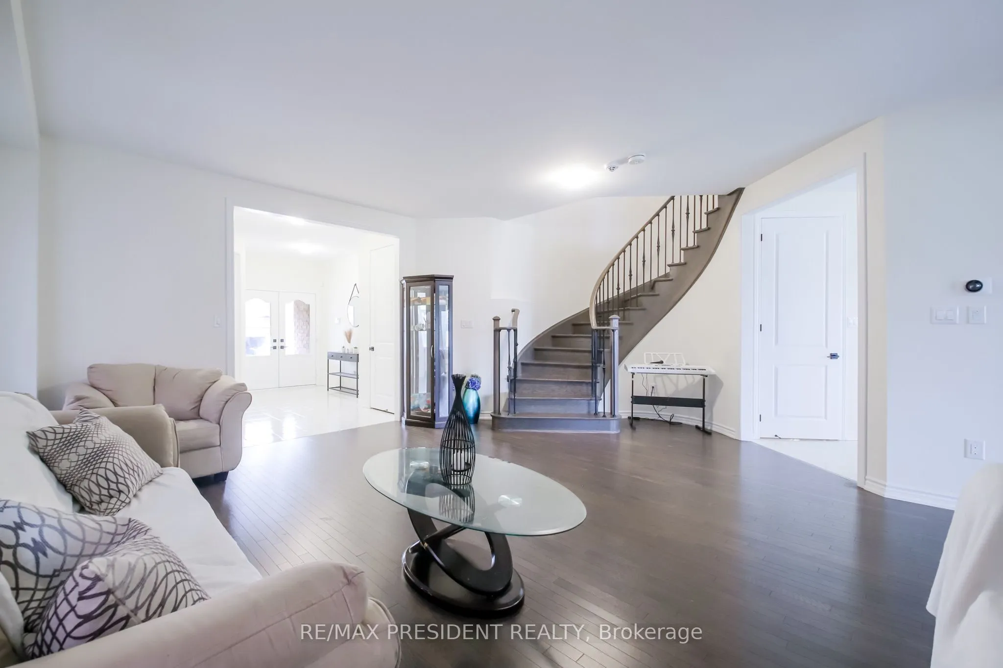 4 Cypress Point Street