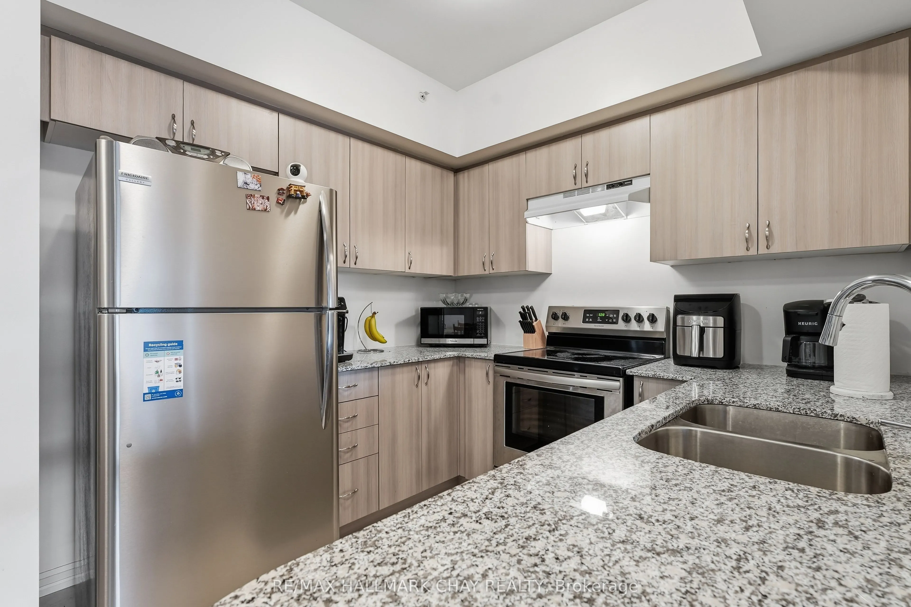 302 Essa Road #409