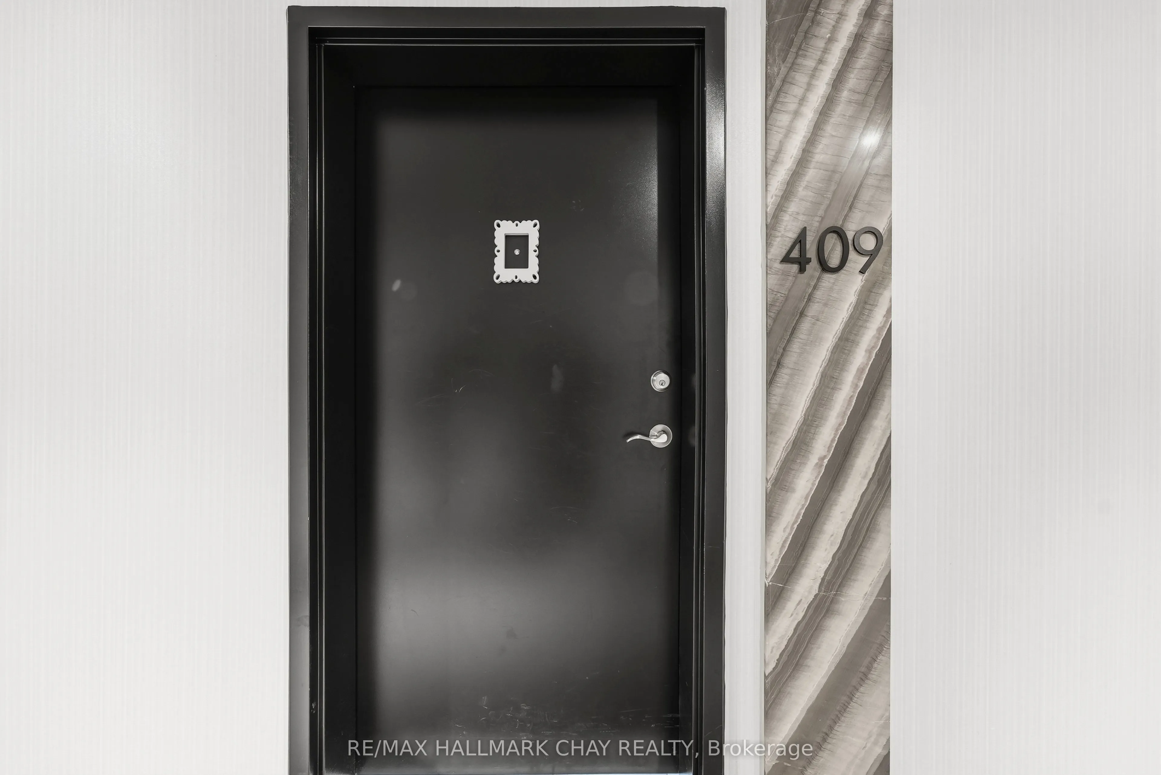 302 Essa Road #409
