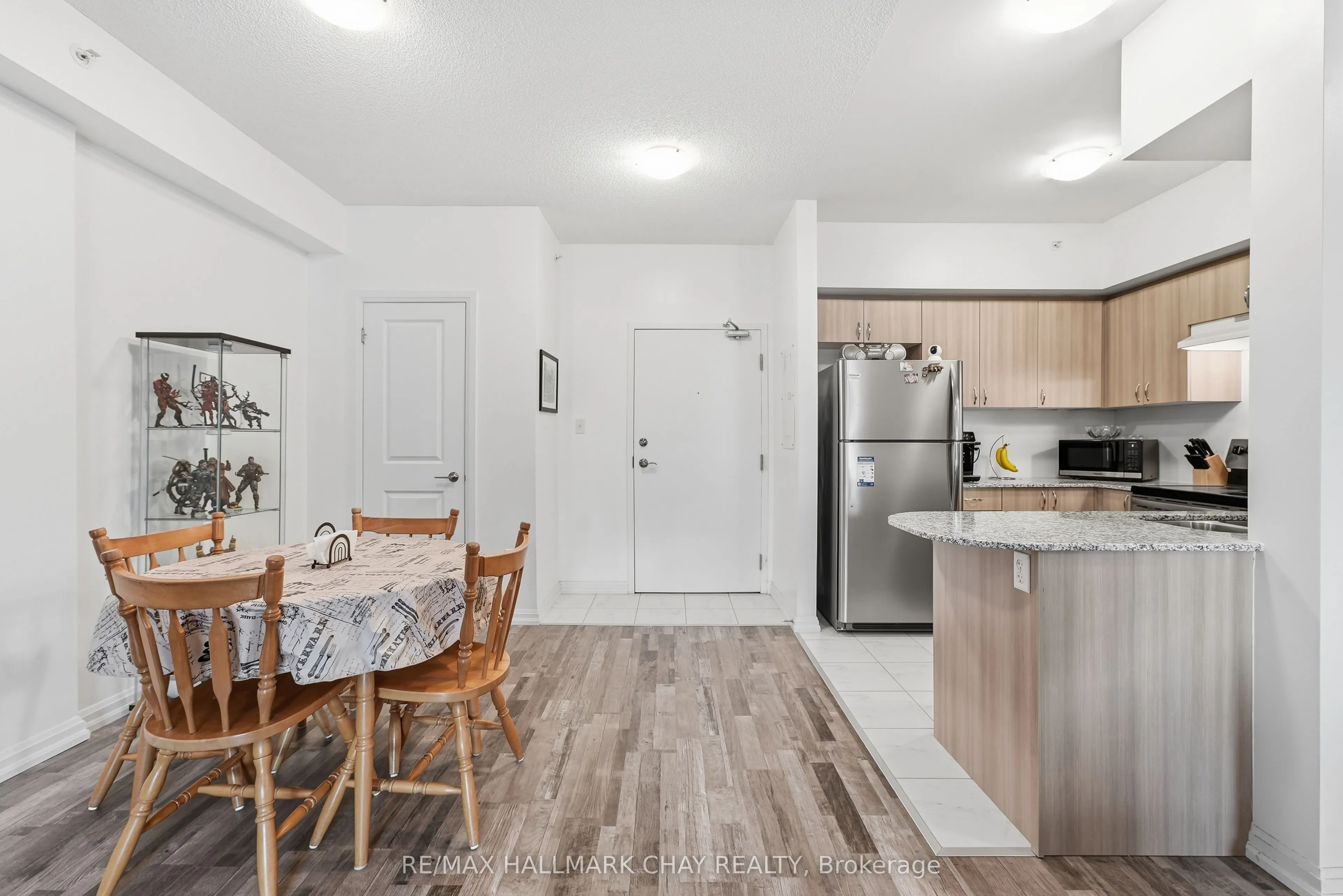 302 Essa Road #409
