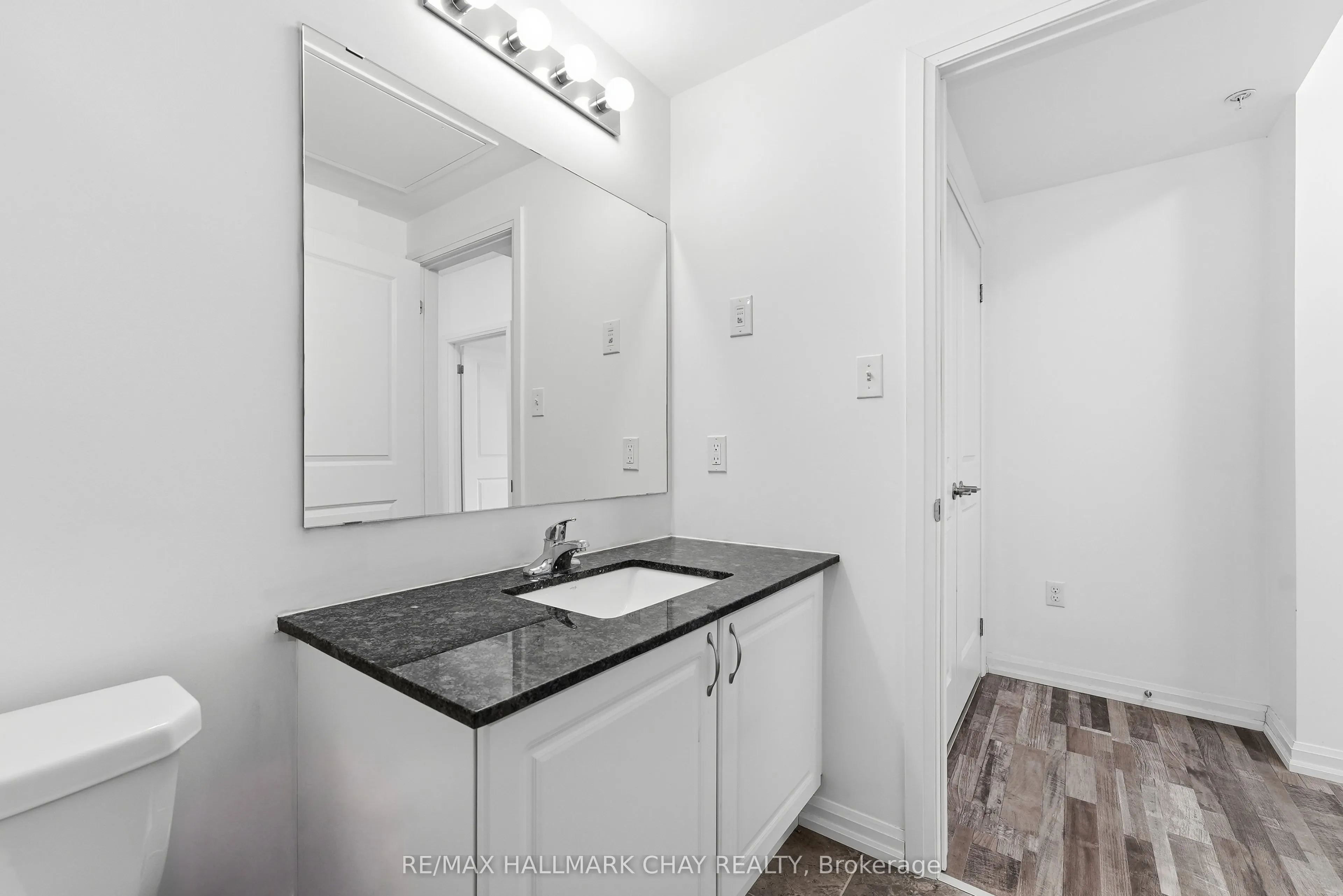302 Essa Road #409