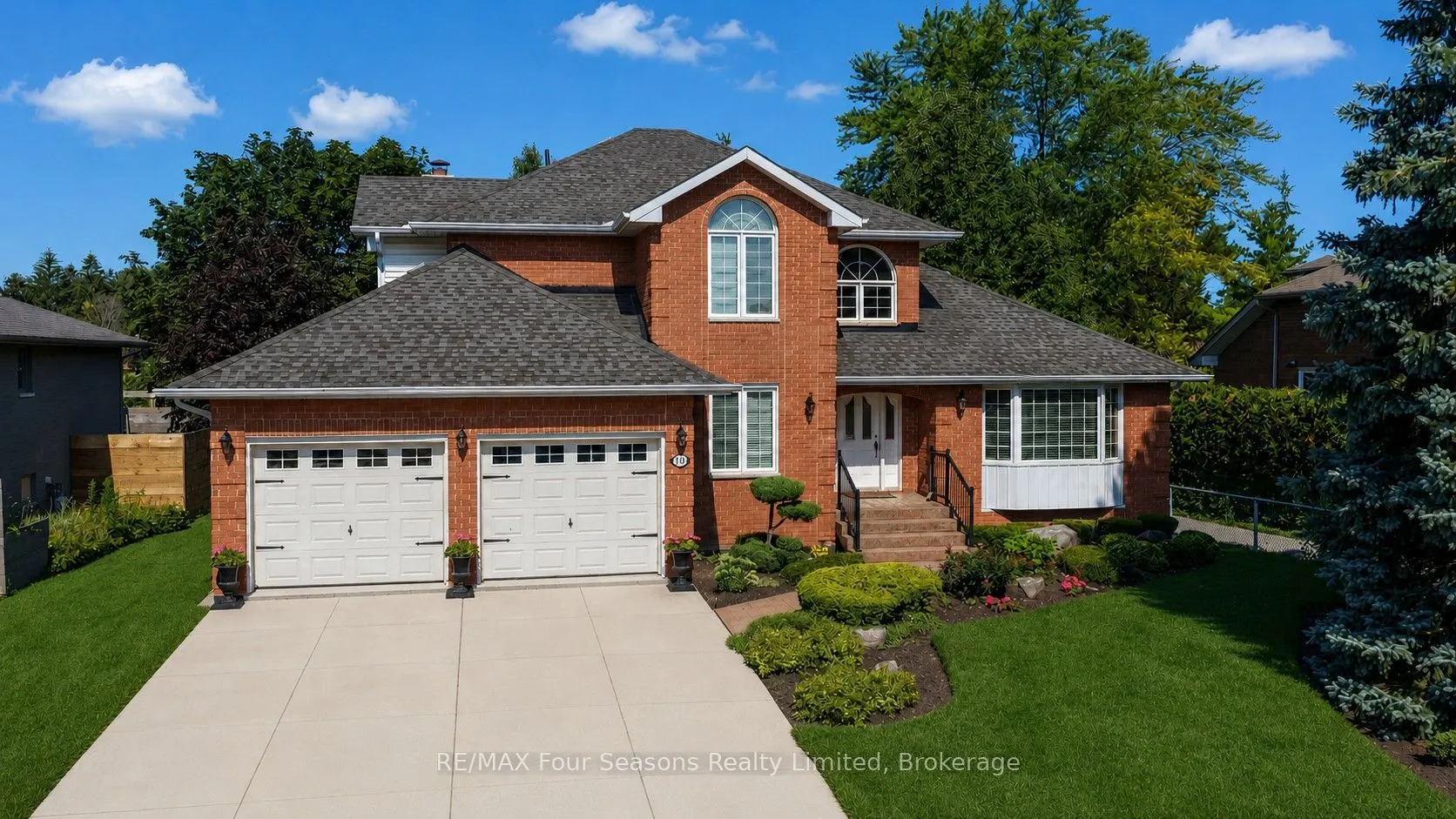 16 Carmichael Crescent