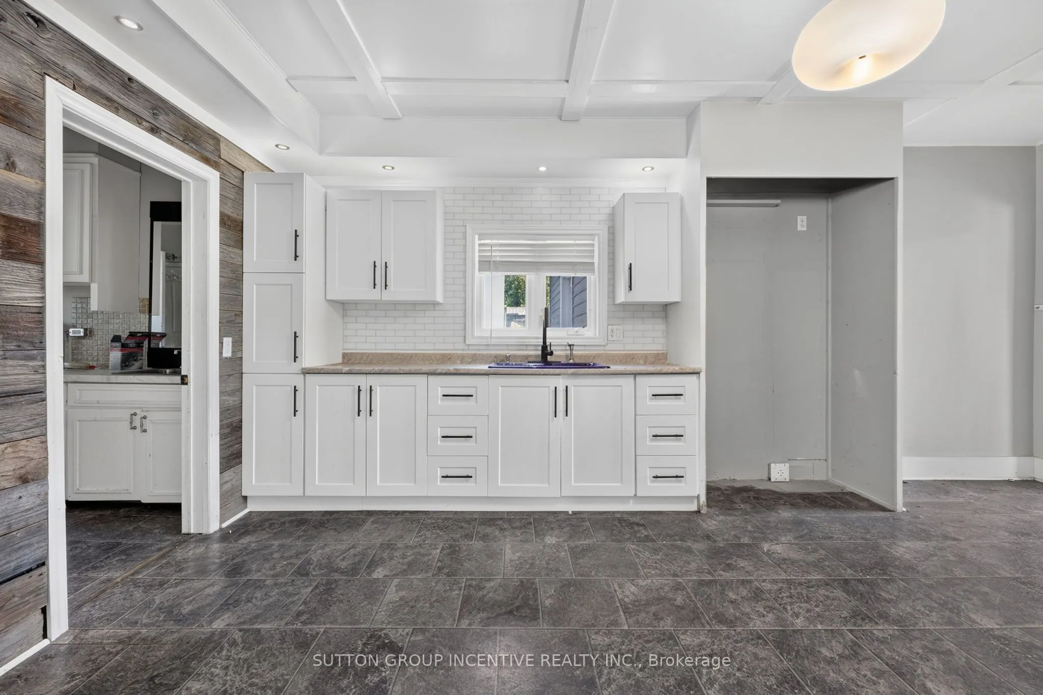 160 Lafontaine Road W