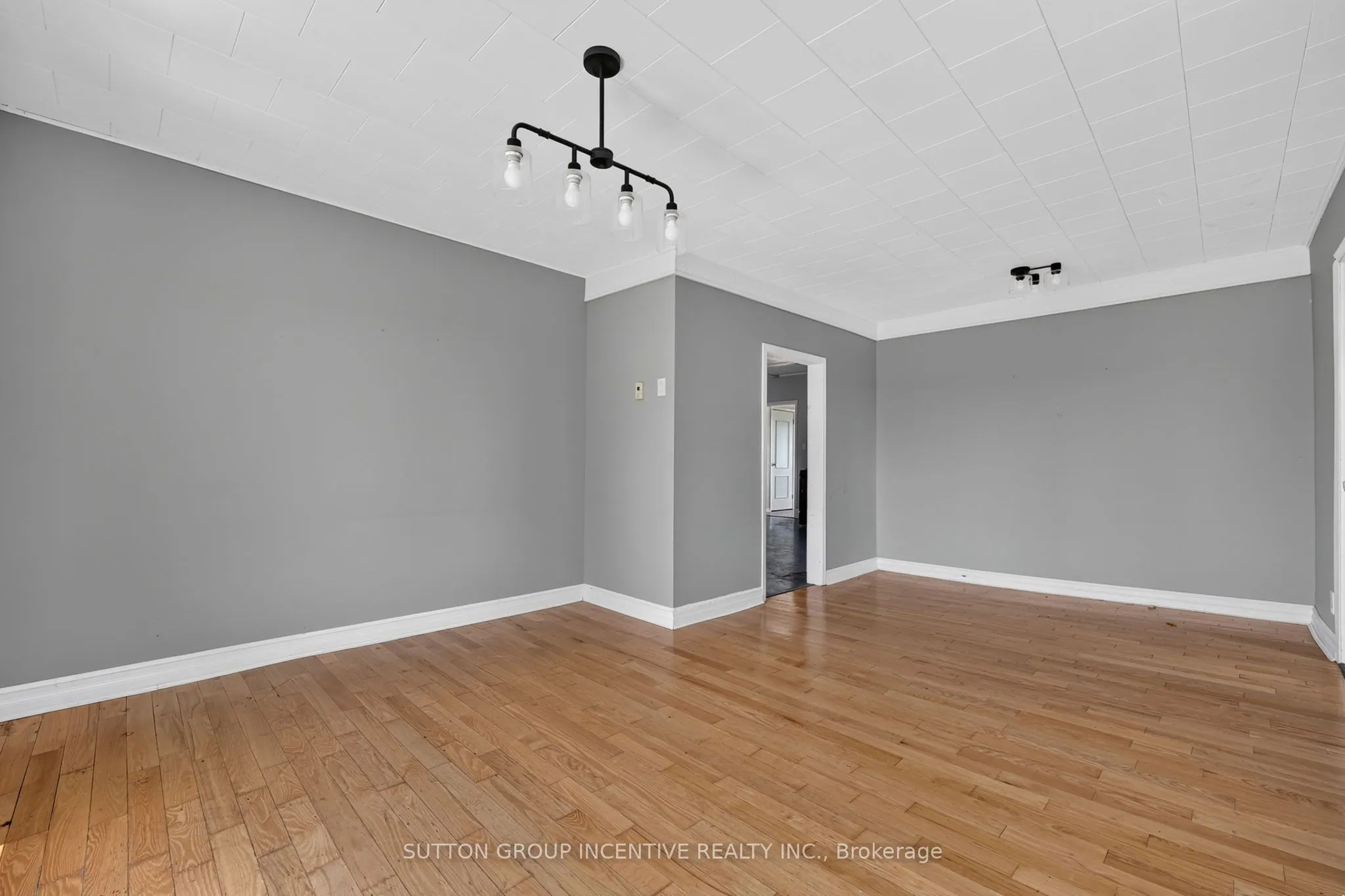 160 Lafontaine Road W