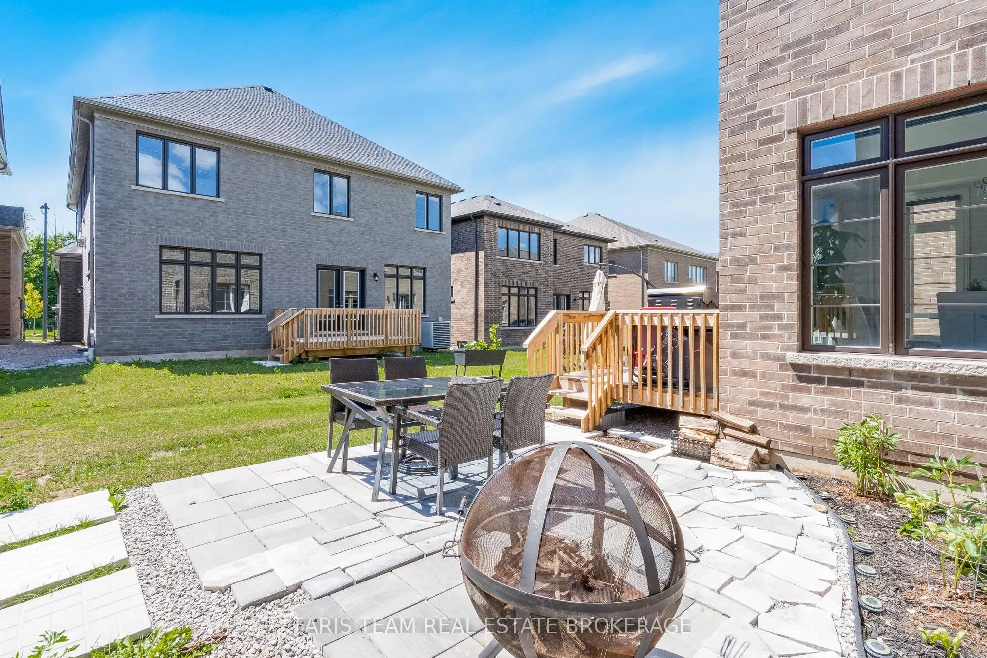 24 Sassafras Road