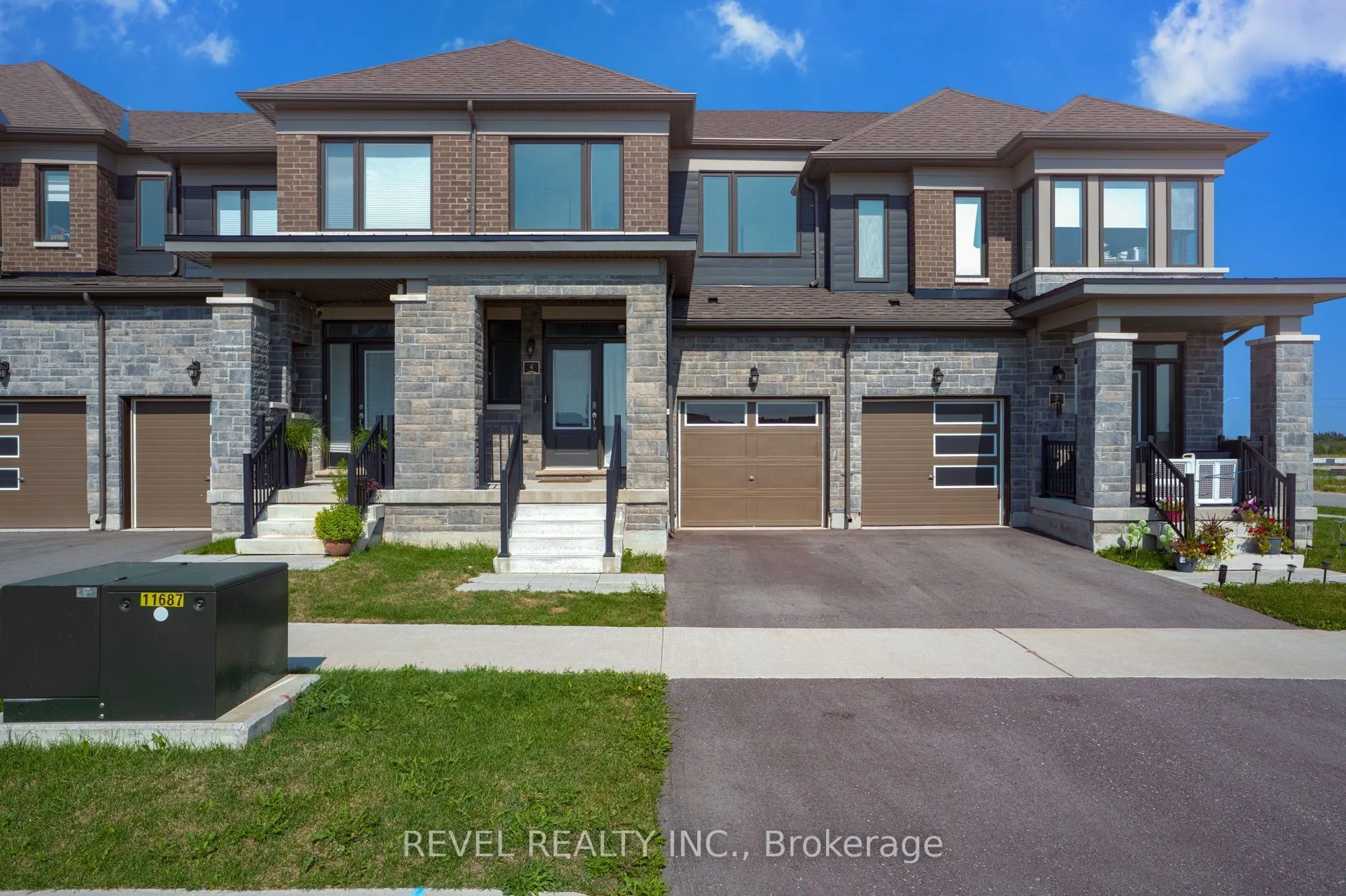 4 ROCHESTER Drive