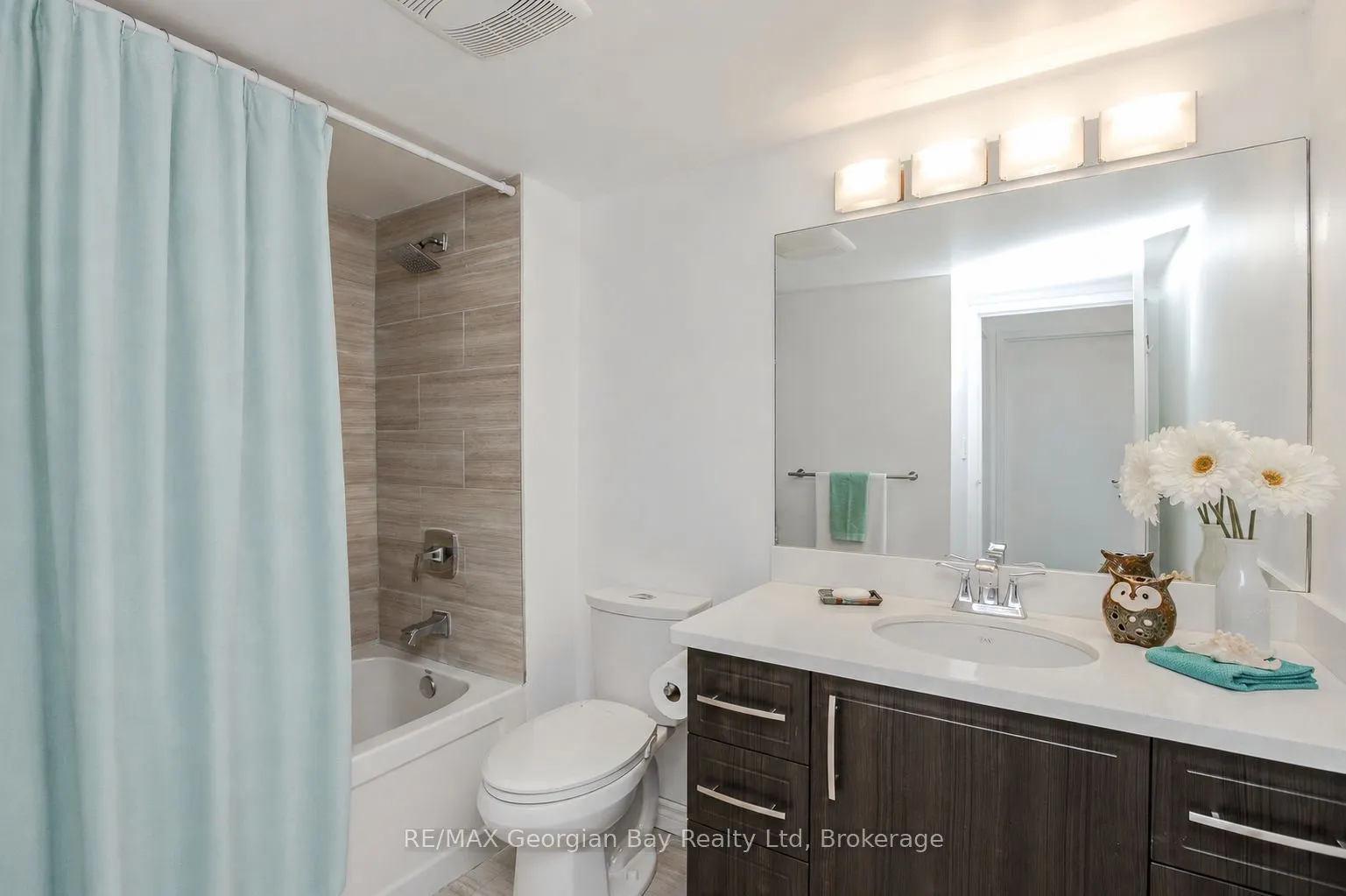 11 Beck Boulevard #404