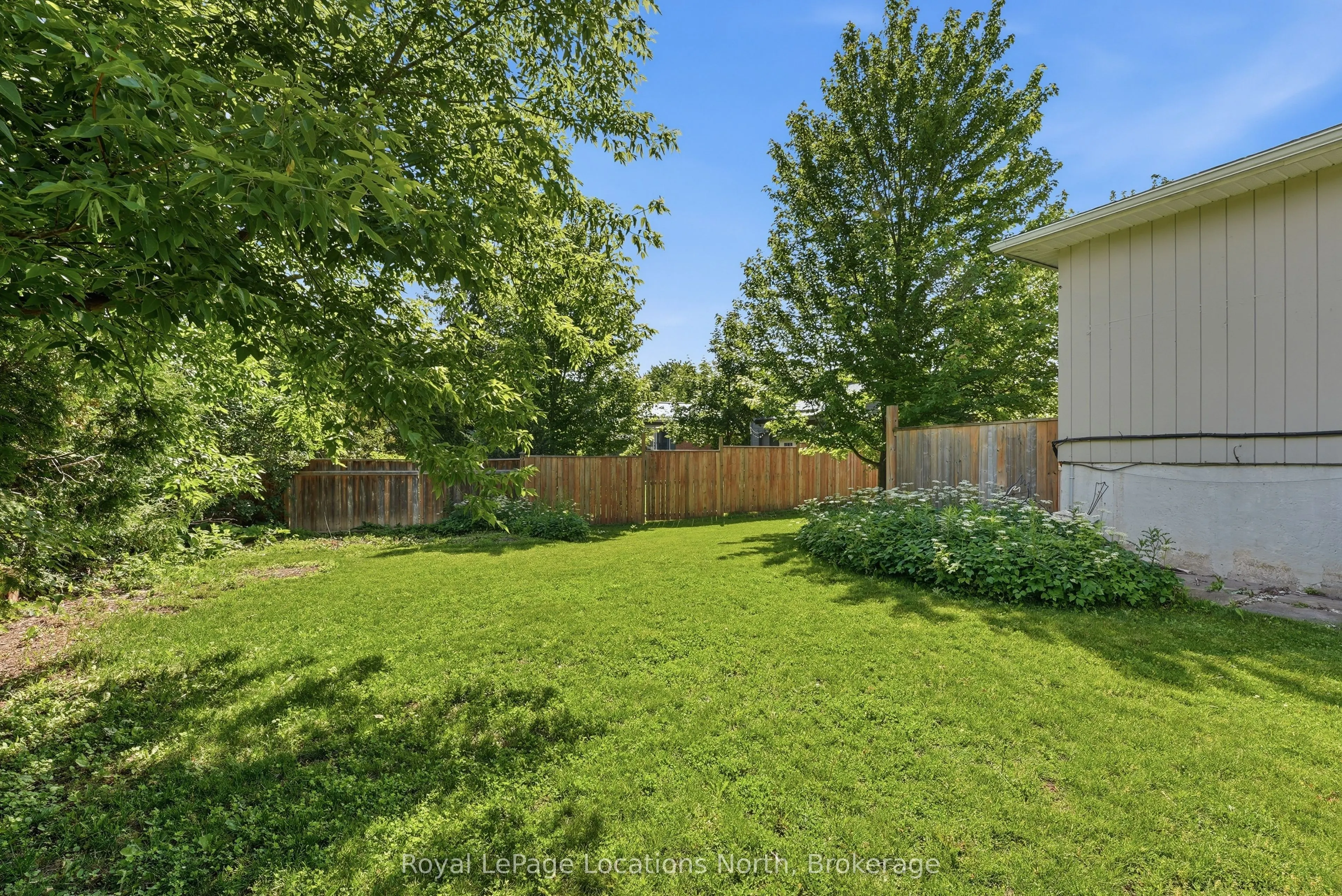 32 Courtice Crescent