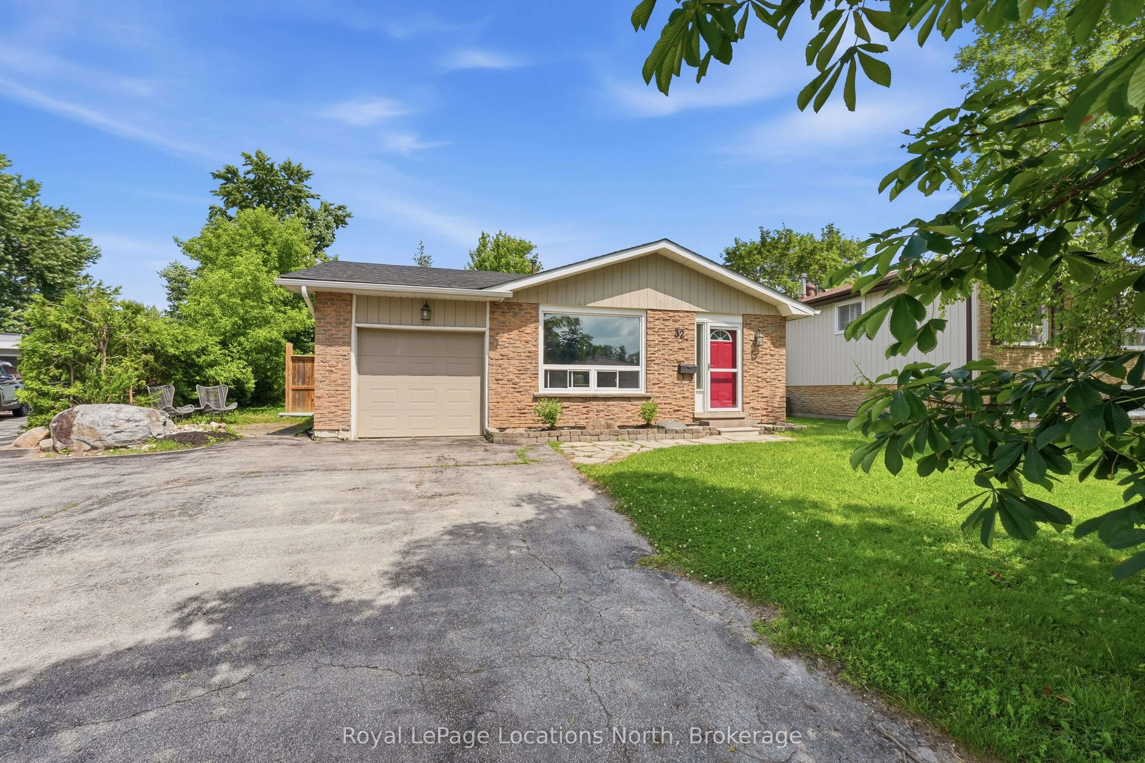 32 Courtice Crescent