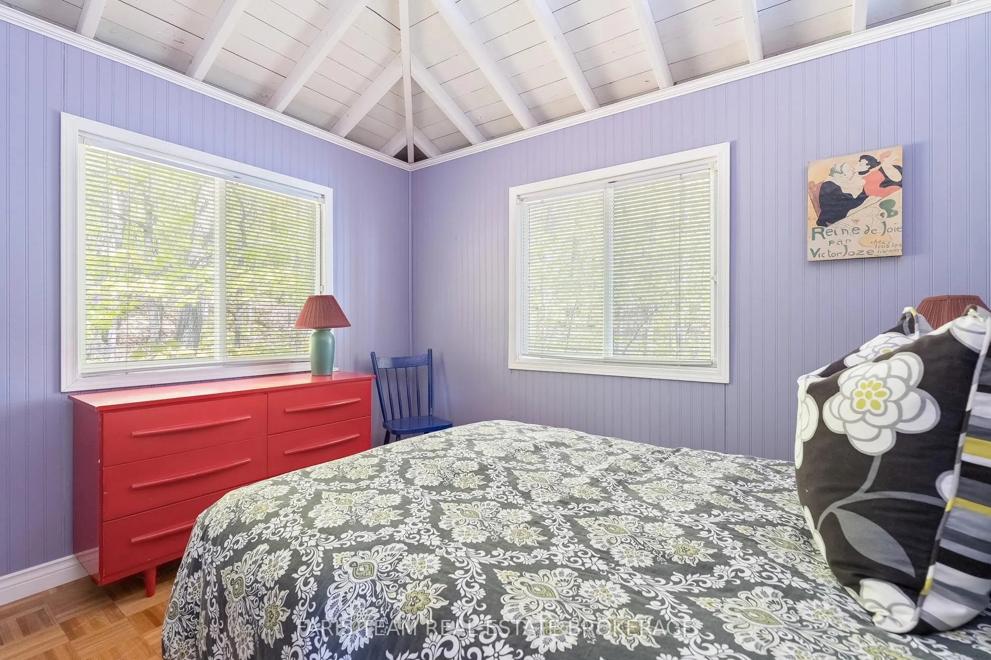 112 Farlain Lake Road E