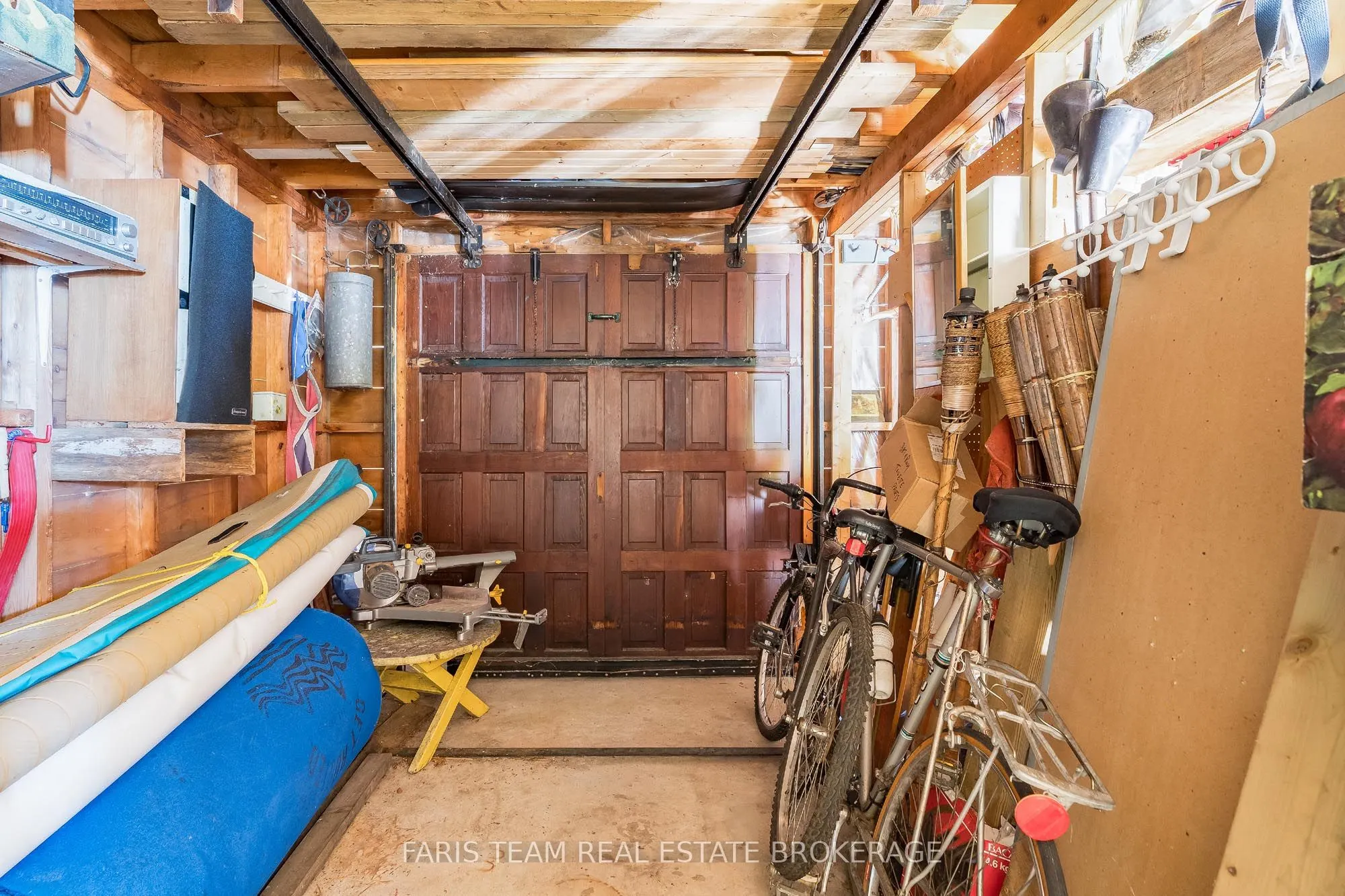 112 Farlain Lake Road E