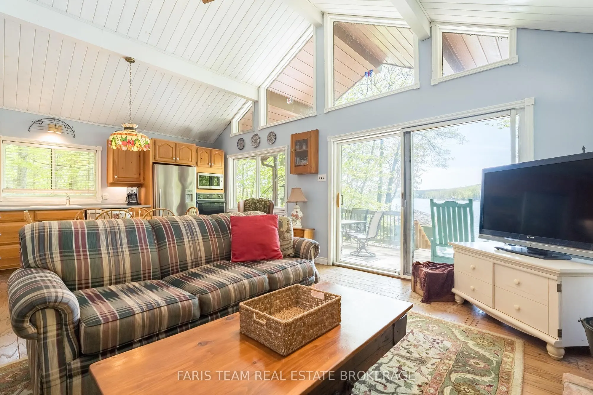 112 Farlain Lake Road E