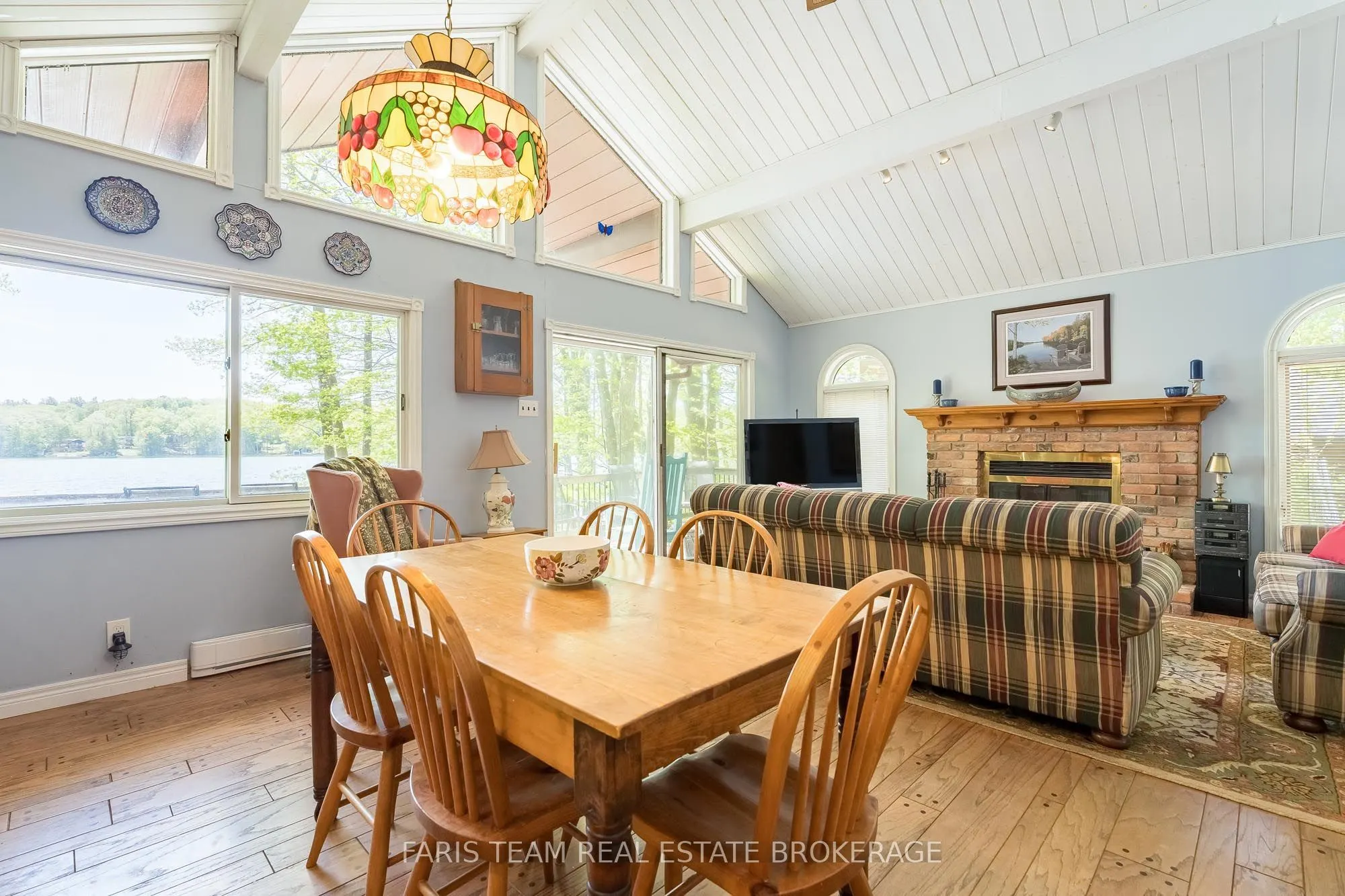 112 Farlain Lake Road E