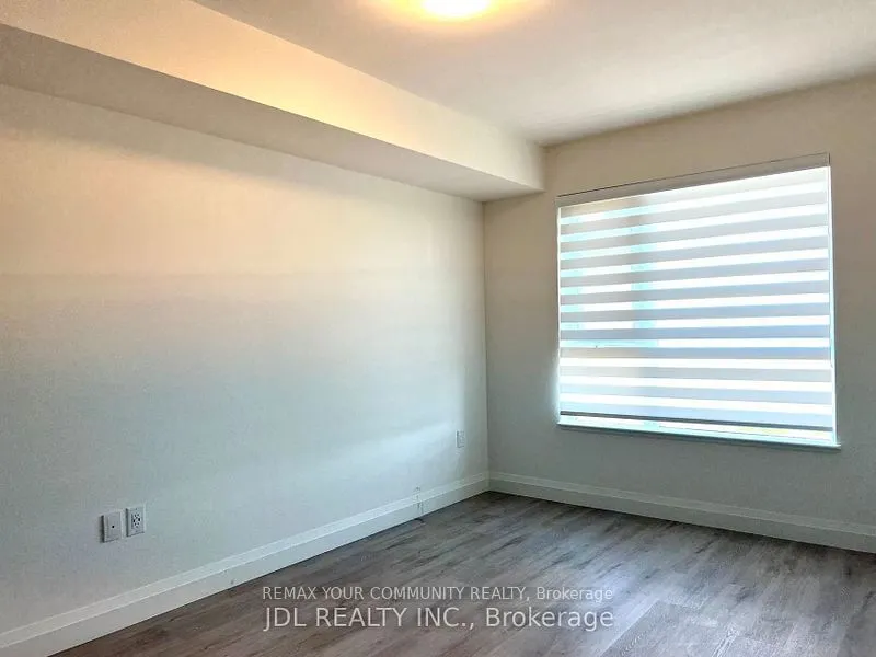 58 Lakeside Terrace #811