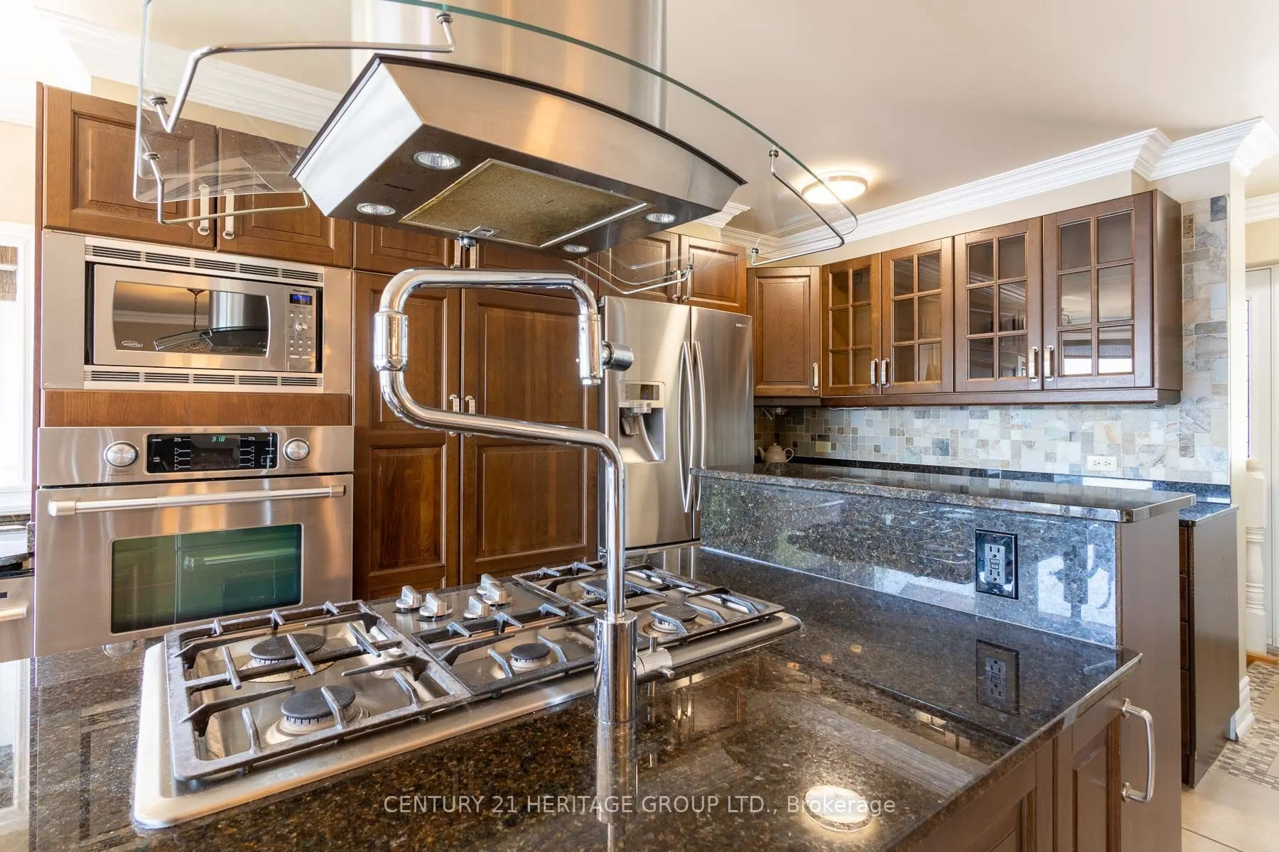 405 Champlain Road