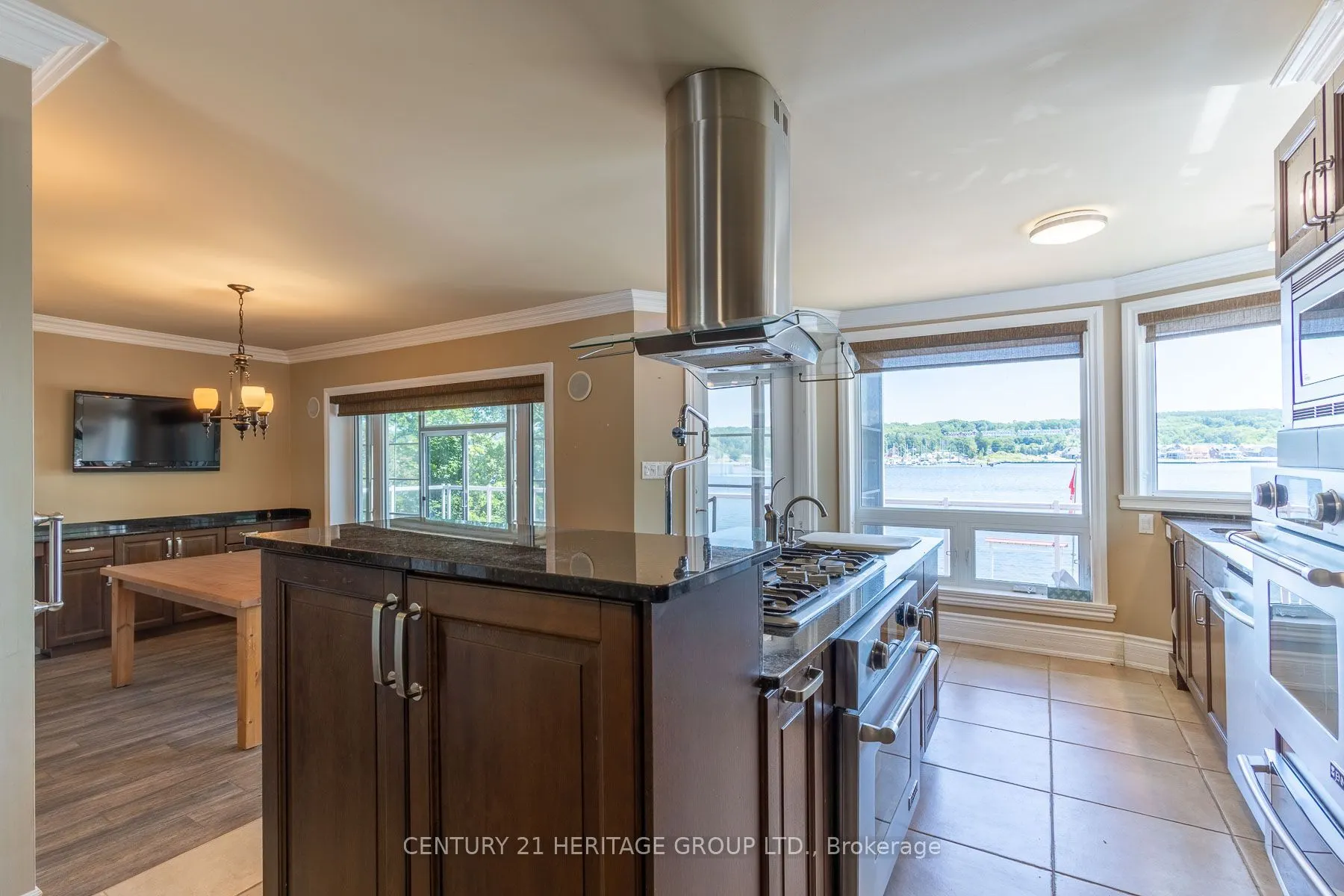 405 Champlain Road