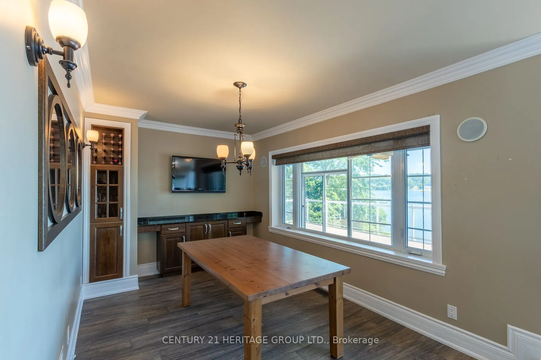 405 Champlain Road