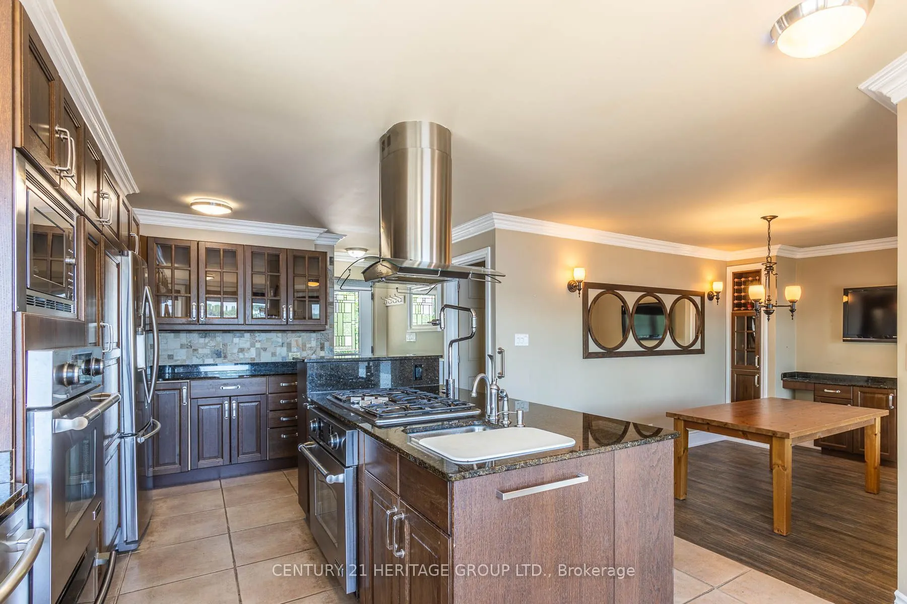 405 Champlain Road