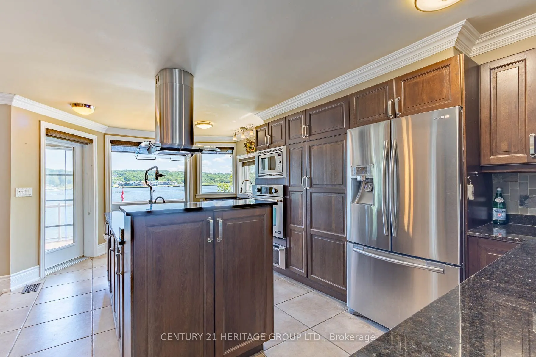 405 Champlain Road