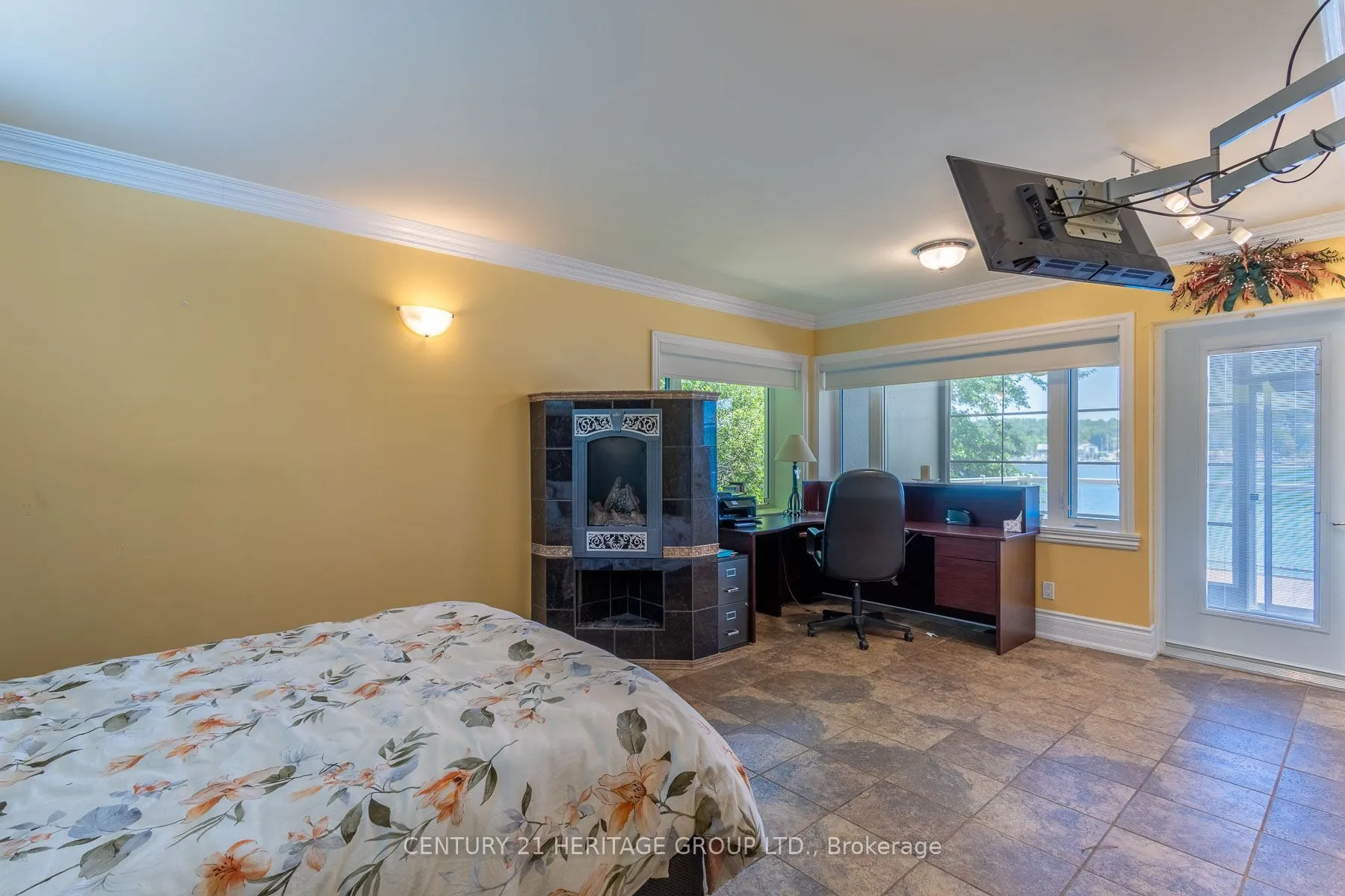 405 Champlain Road