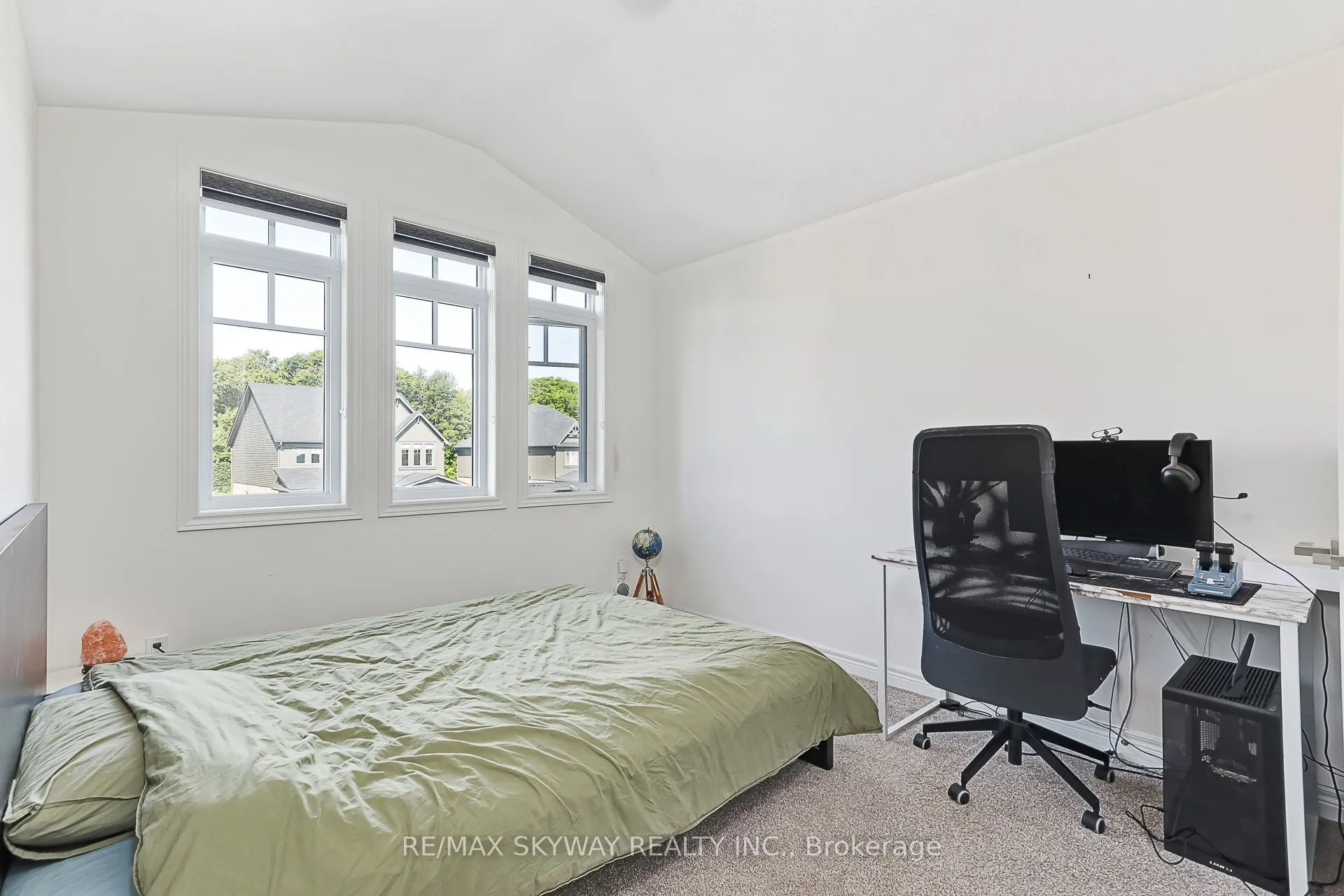 103 Plewes Drive W