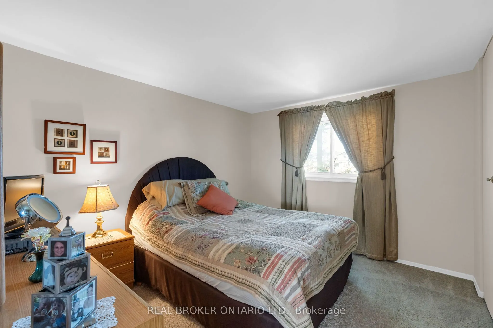 40 Farmingdale Crescent