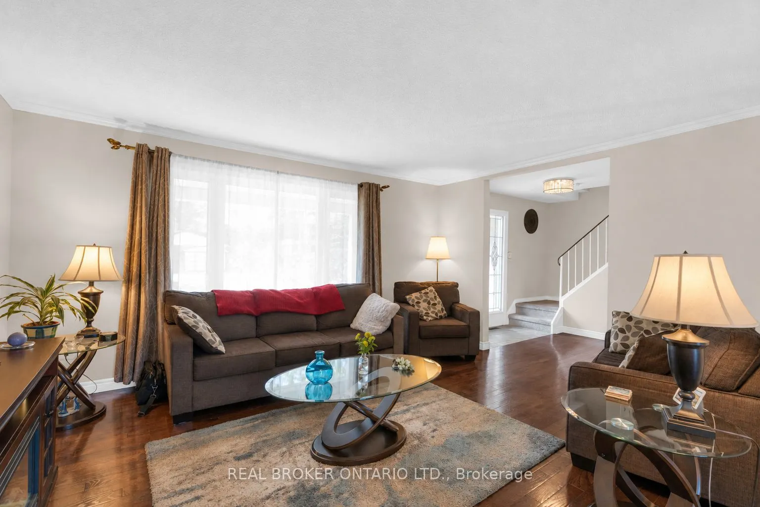 40 Farmingdale Crescent
