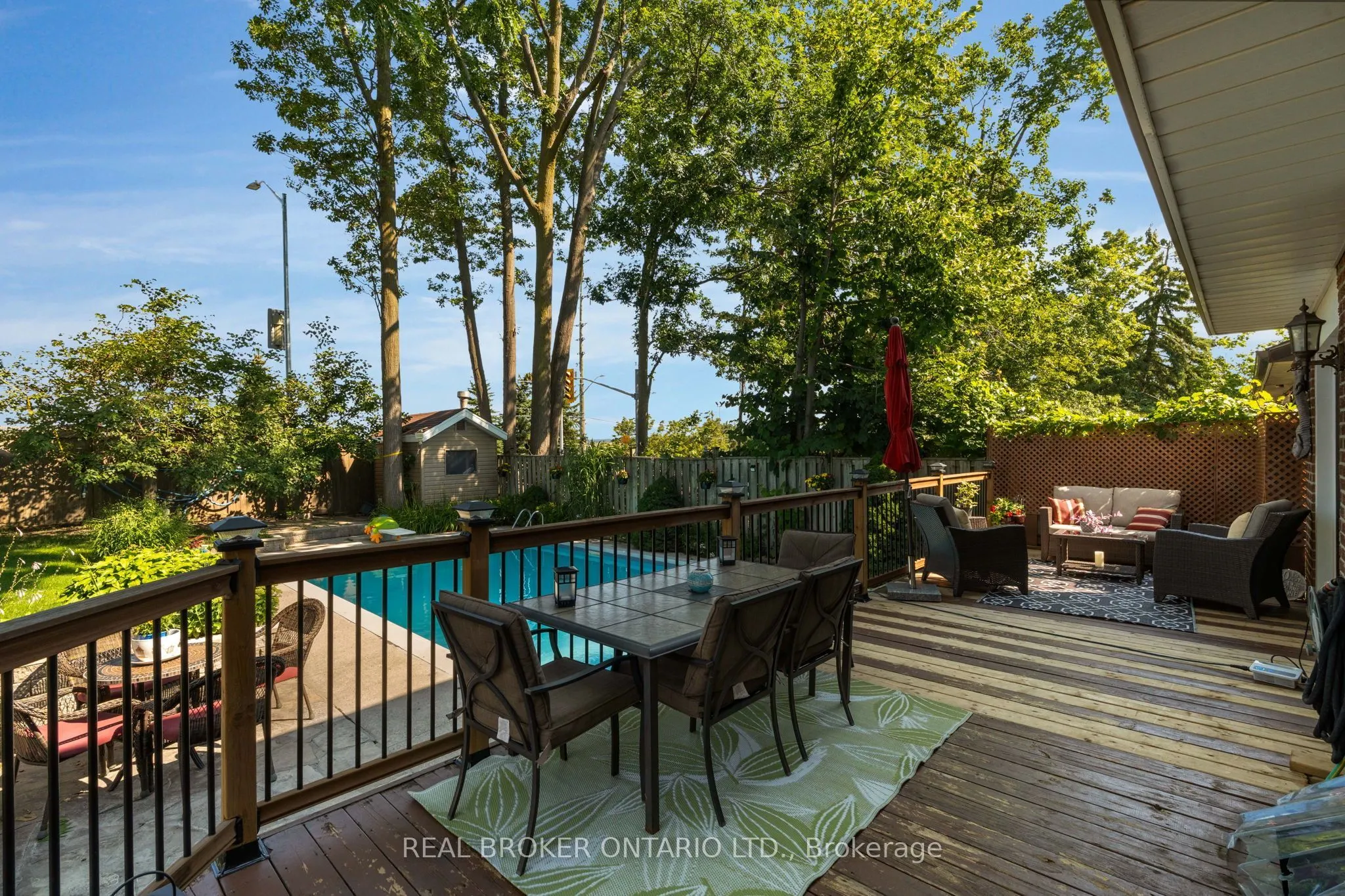 40 Farmingdale Crescent