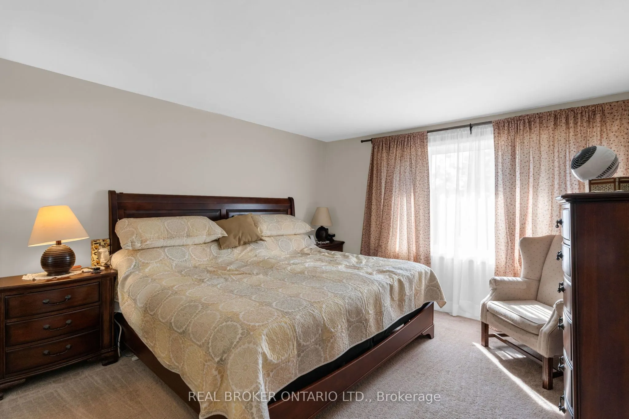 40 Farmingdale Crescent