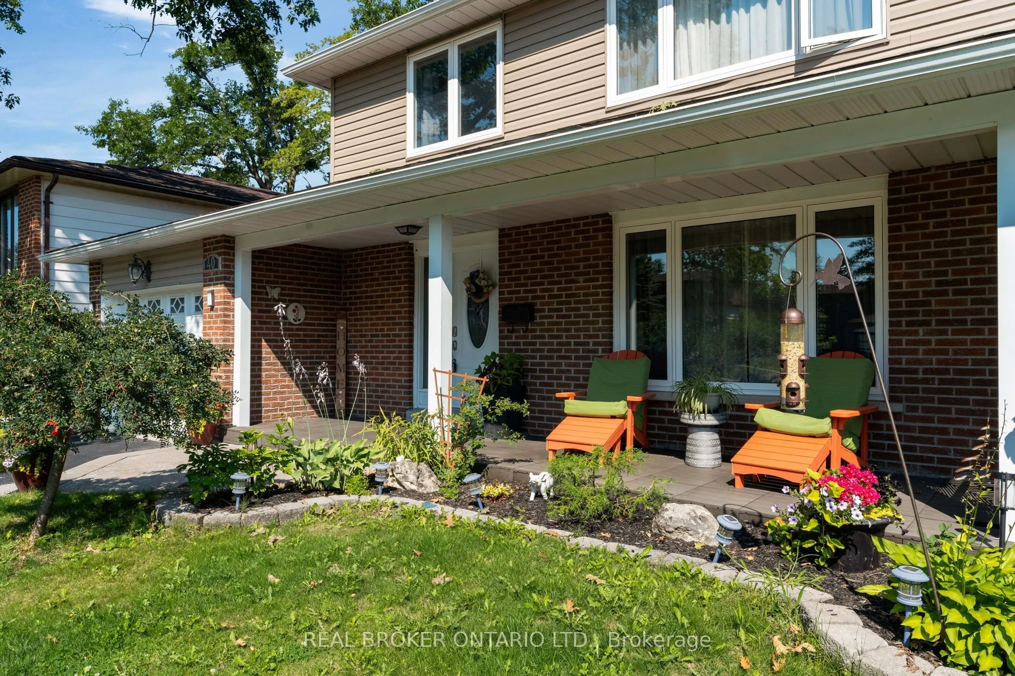 40 Farmingdale Crescent