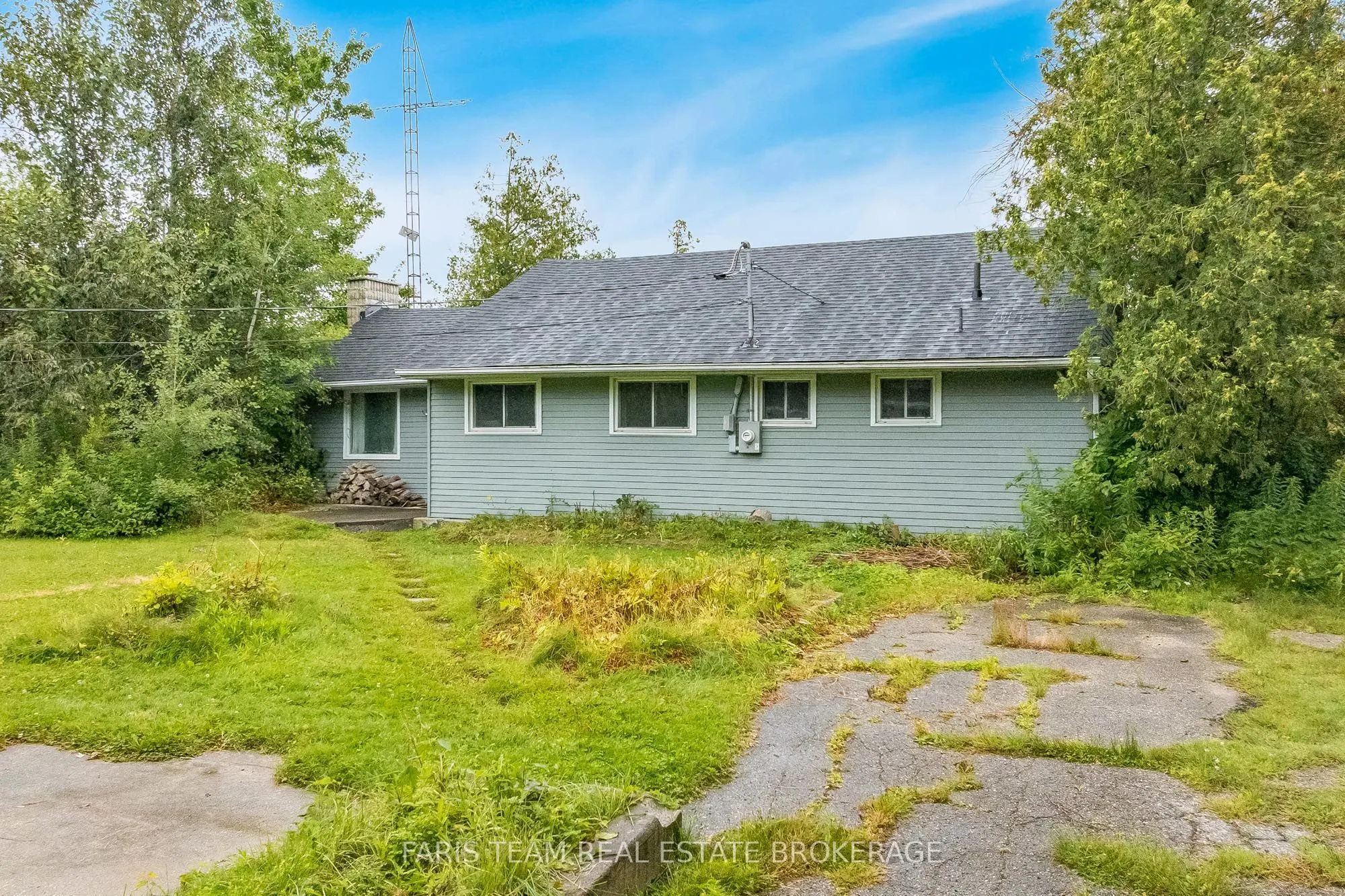1467 Cunningham Crescent