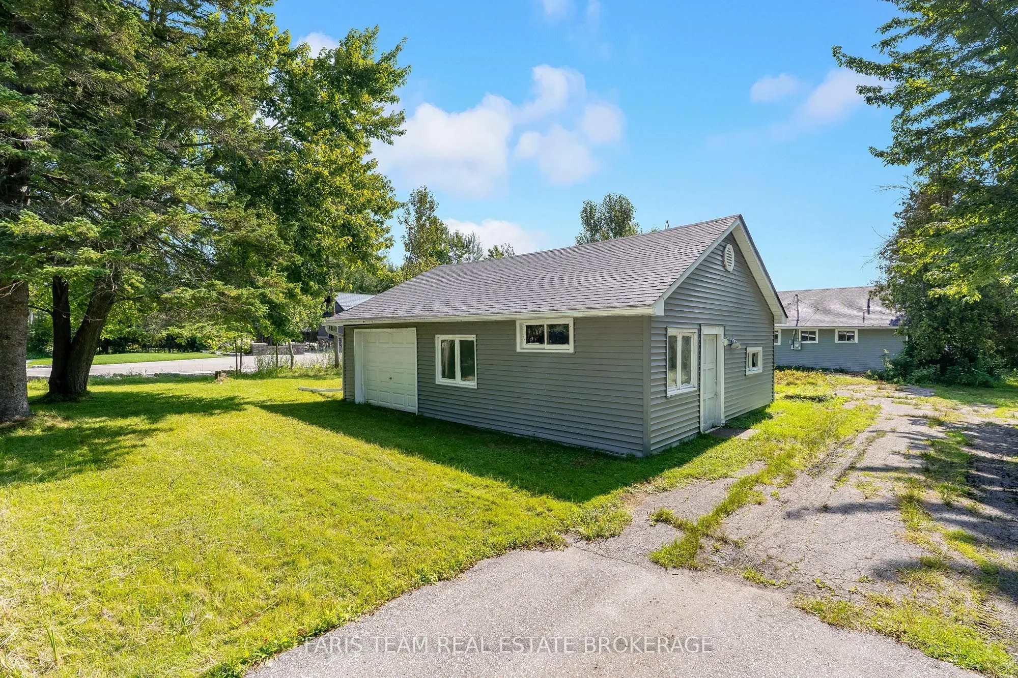 1467 Cunningham Crescent