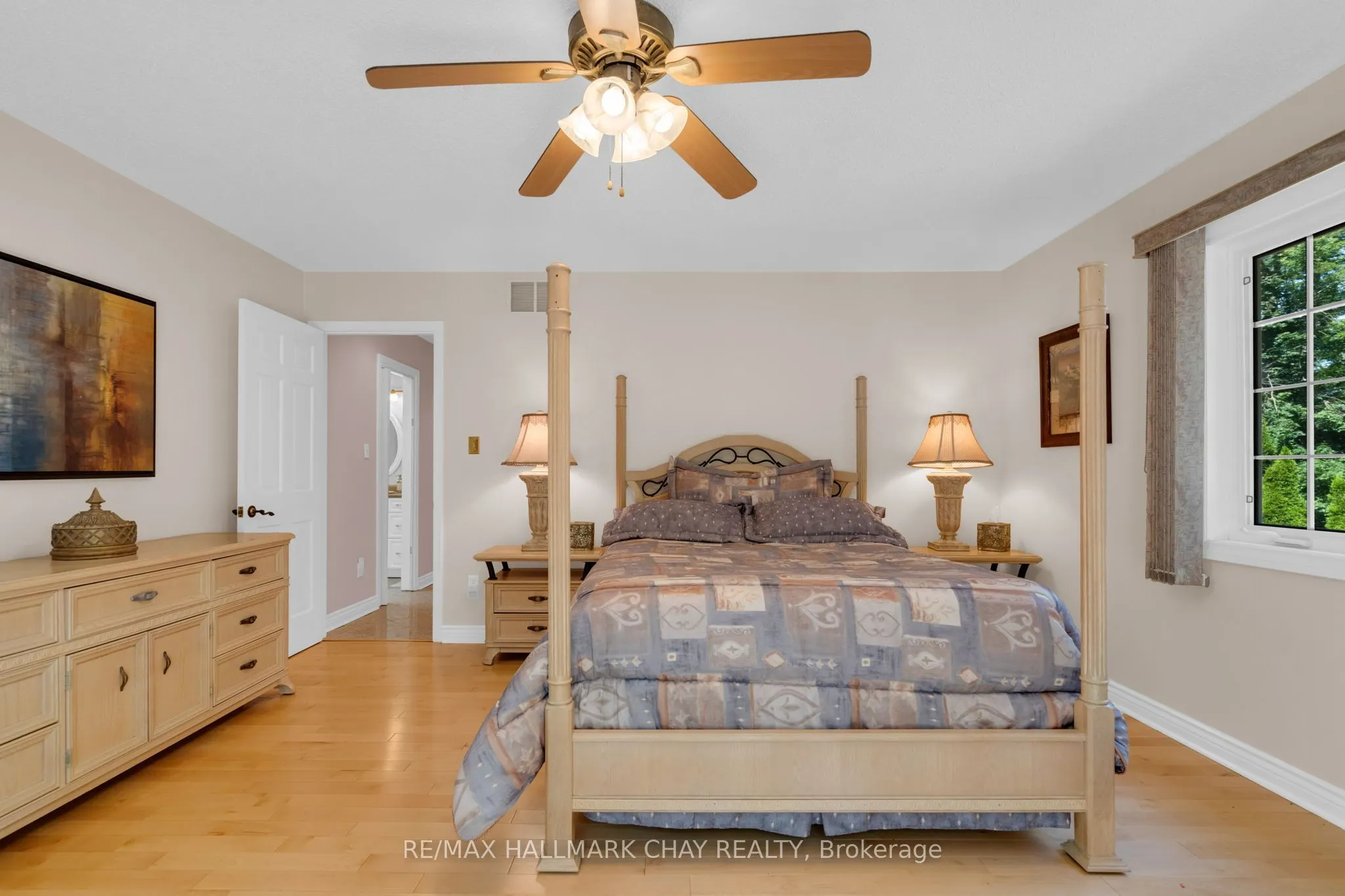 24 Woodland Crescent