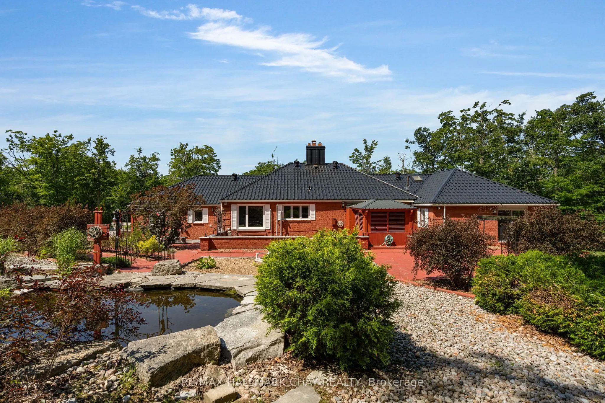 24 Woodland Crescent