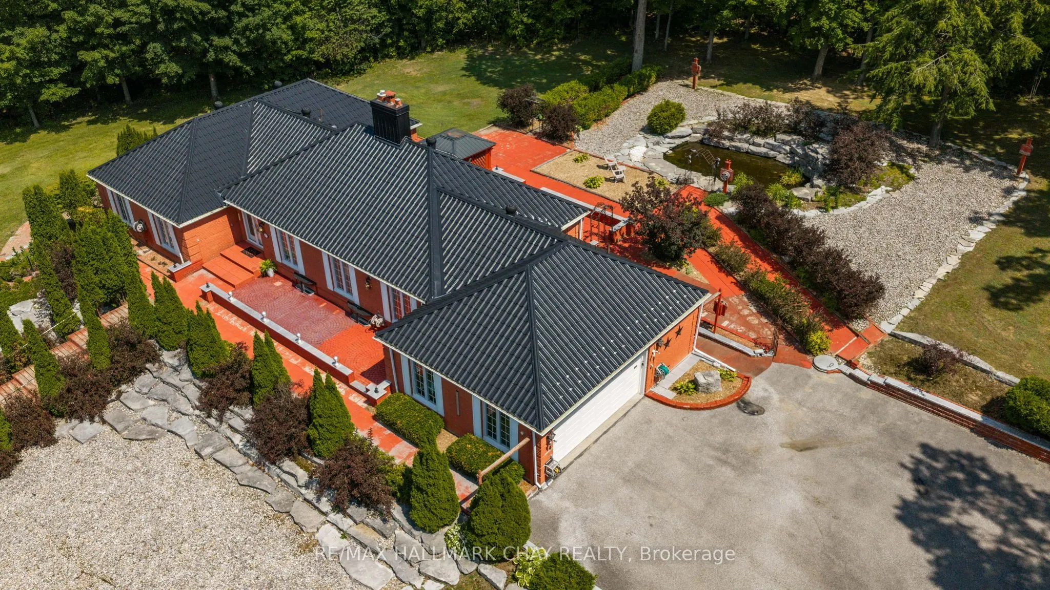 24 Woodland Crescent