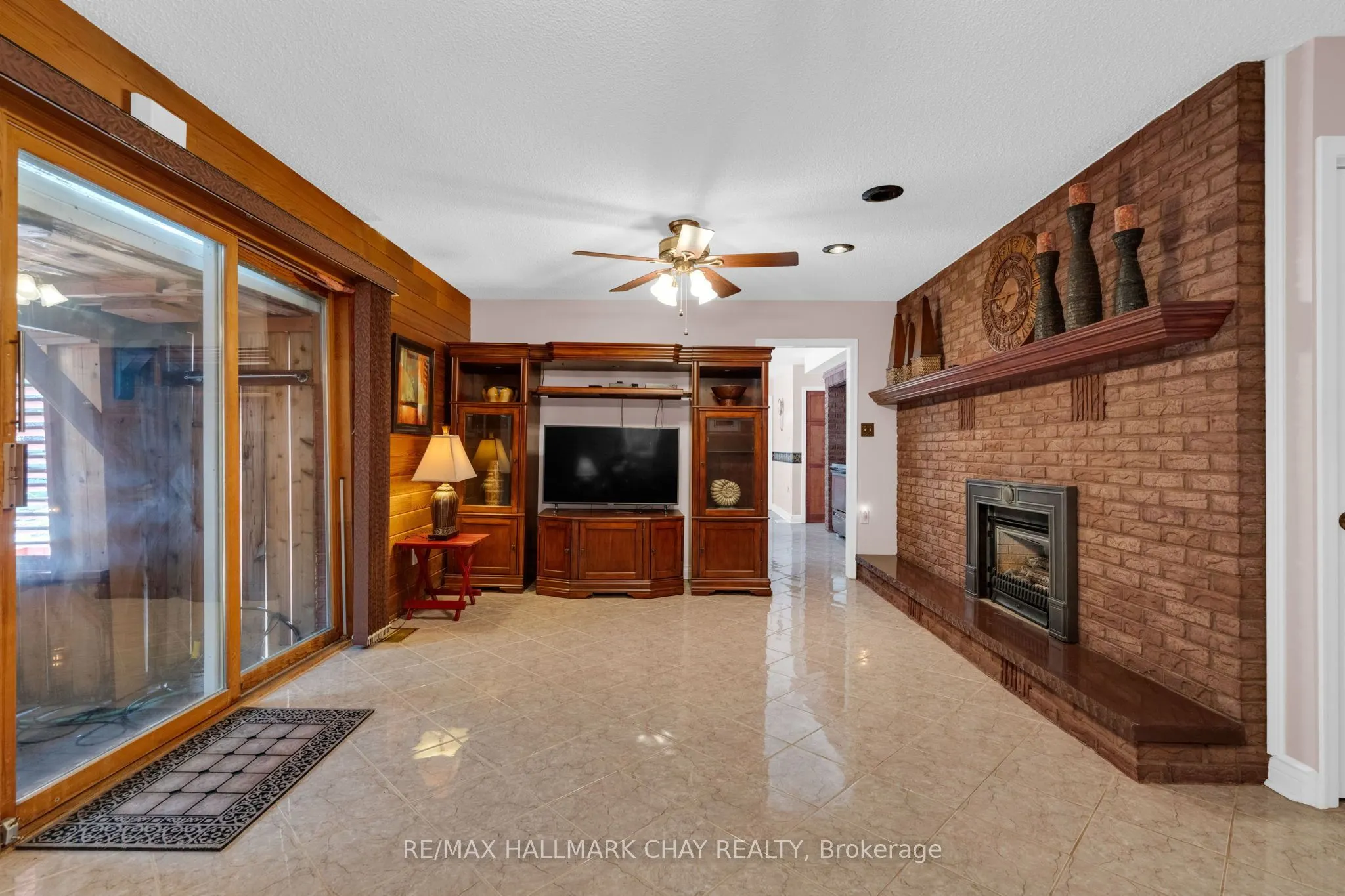 24 Woodland Crescent